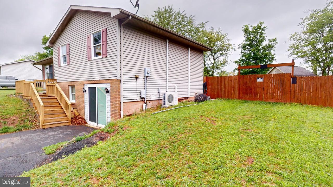 NEW SUNRISE SUMMIT - Residential