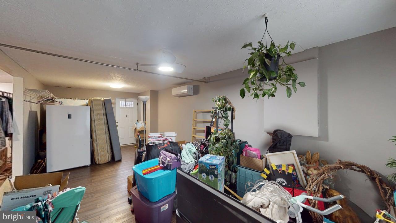 NEW SUNRISE SUMMIT - Residential