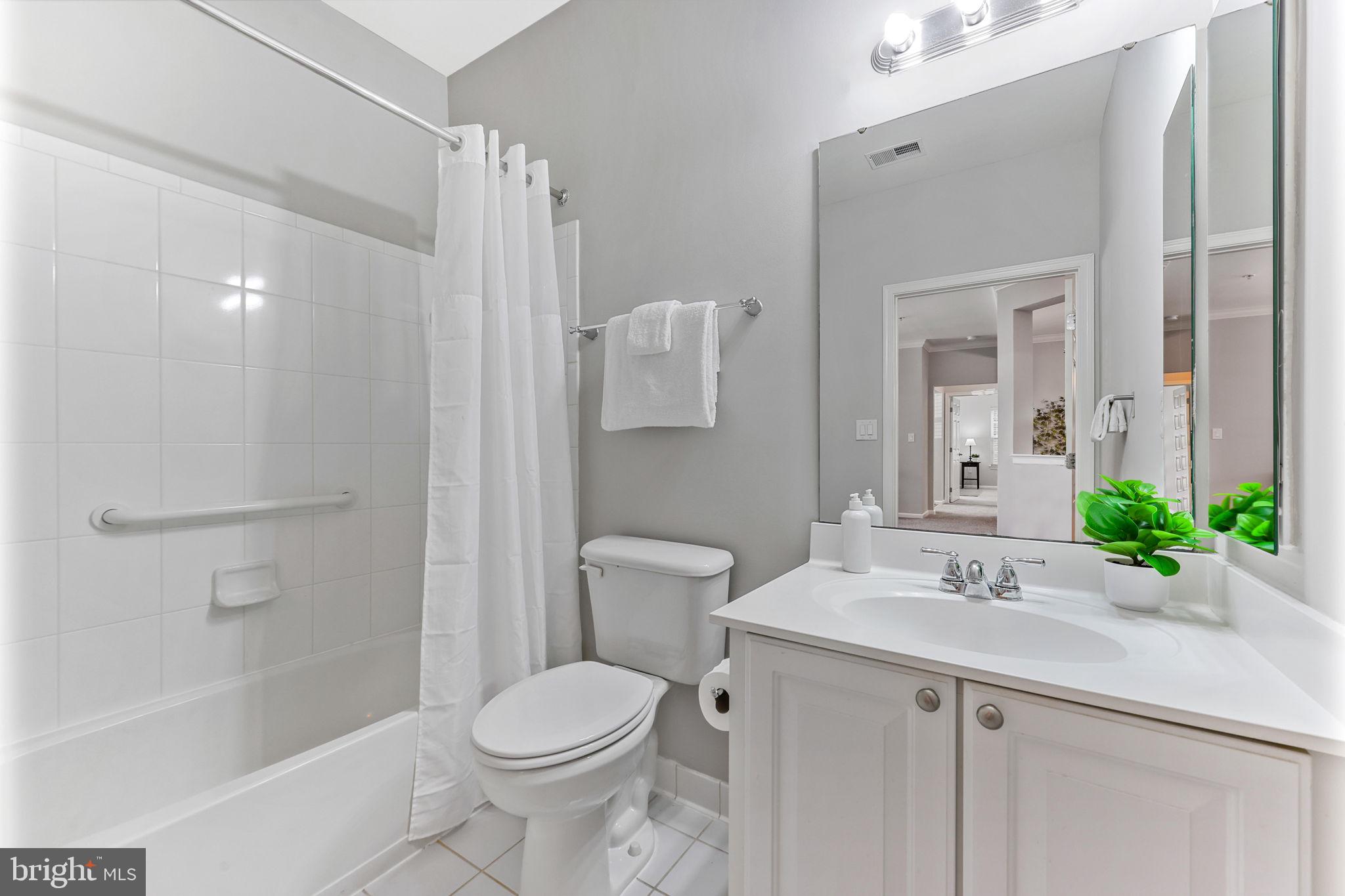 COURTYARDS AT WAVERLY WOODS EAST - Residential