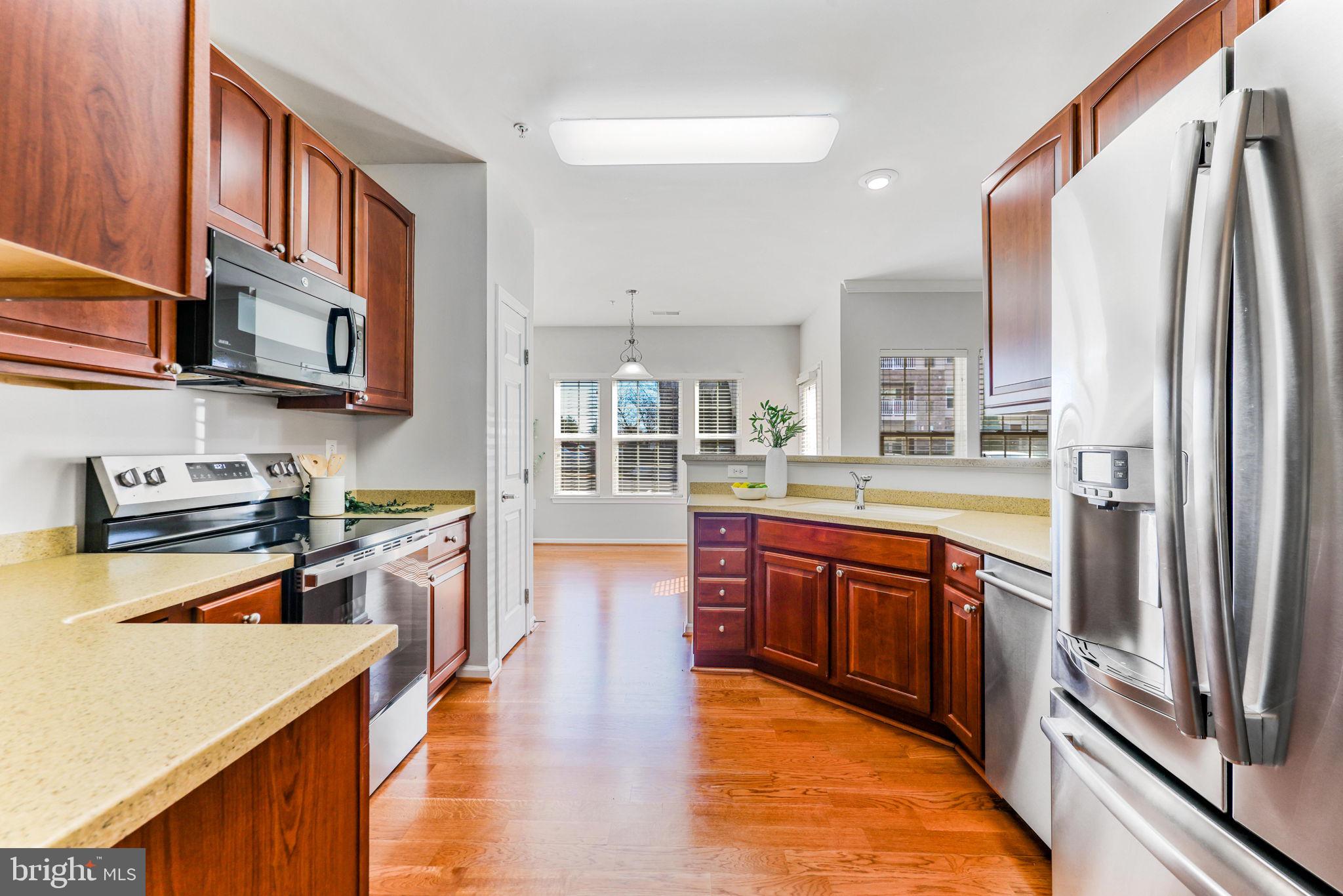 COURTYARDS AT WAVERLY WOODS EAST - Residential