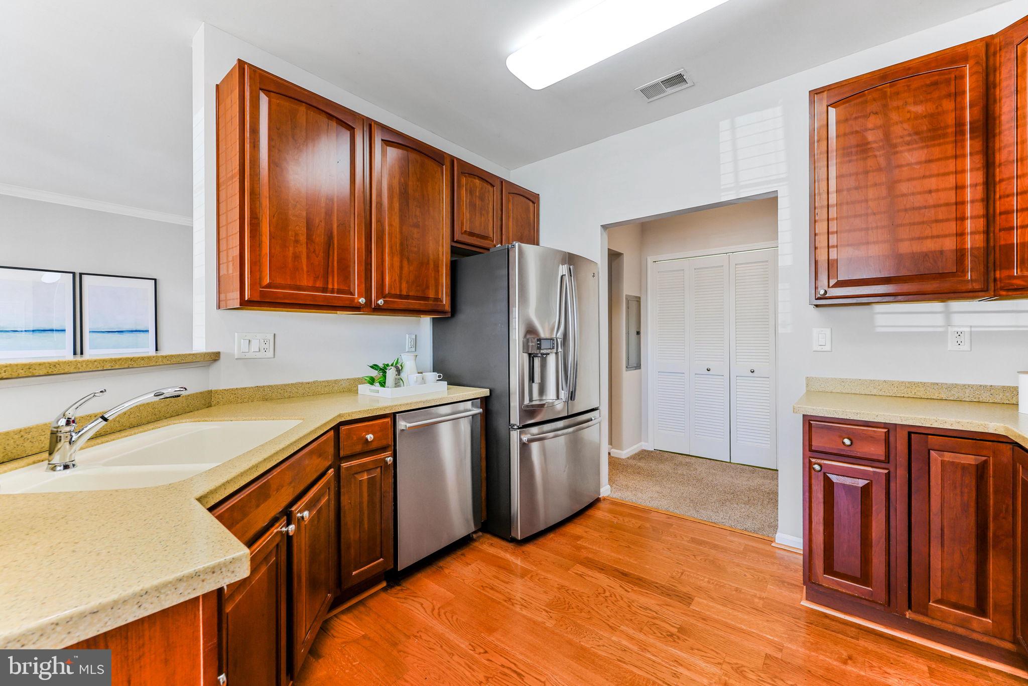 COURTYARDS AT WAVERLY WOODS EAST - Residential