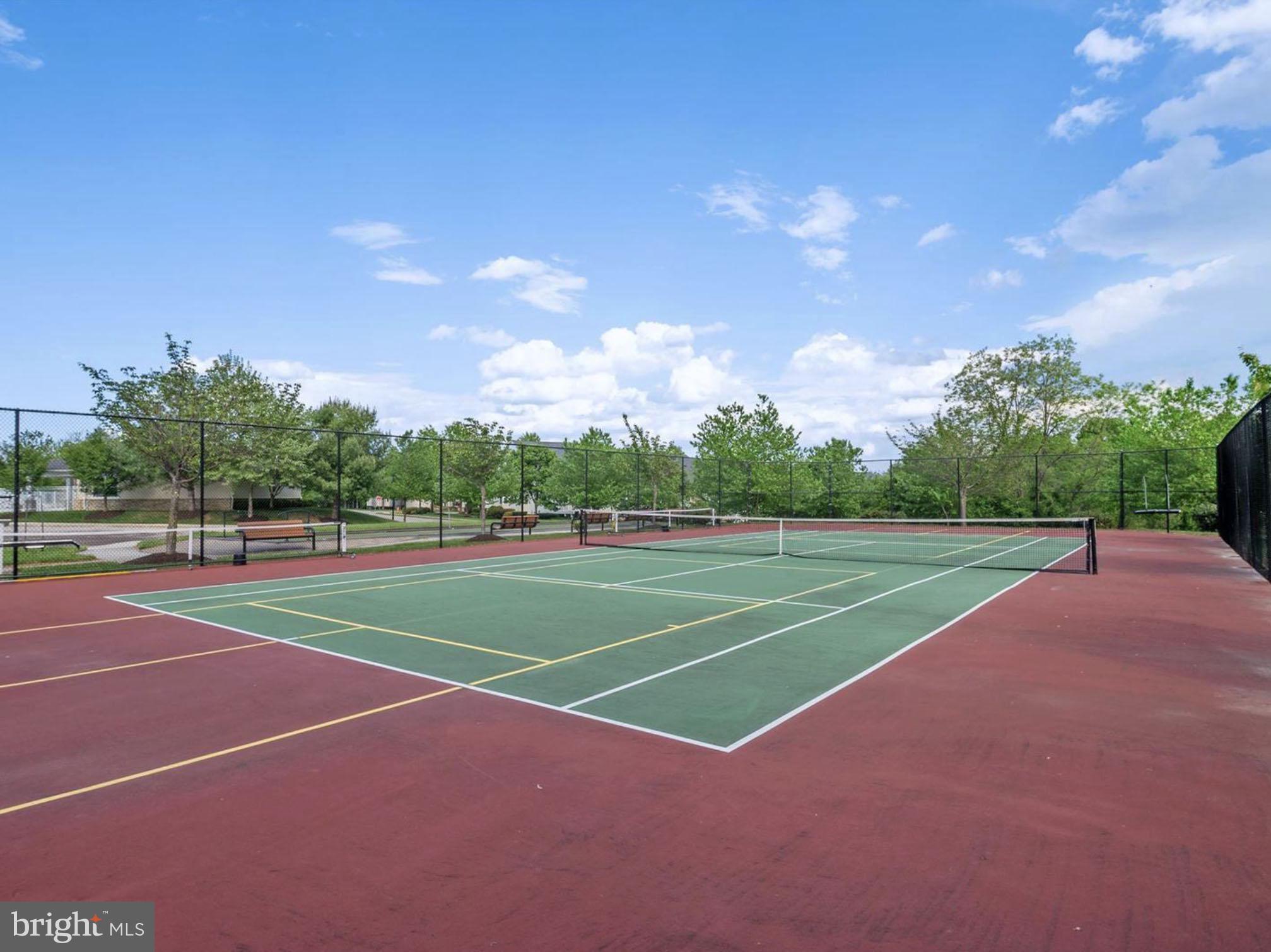 COURTYARDS AT WAVERLY WOODS EAST - Residential
