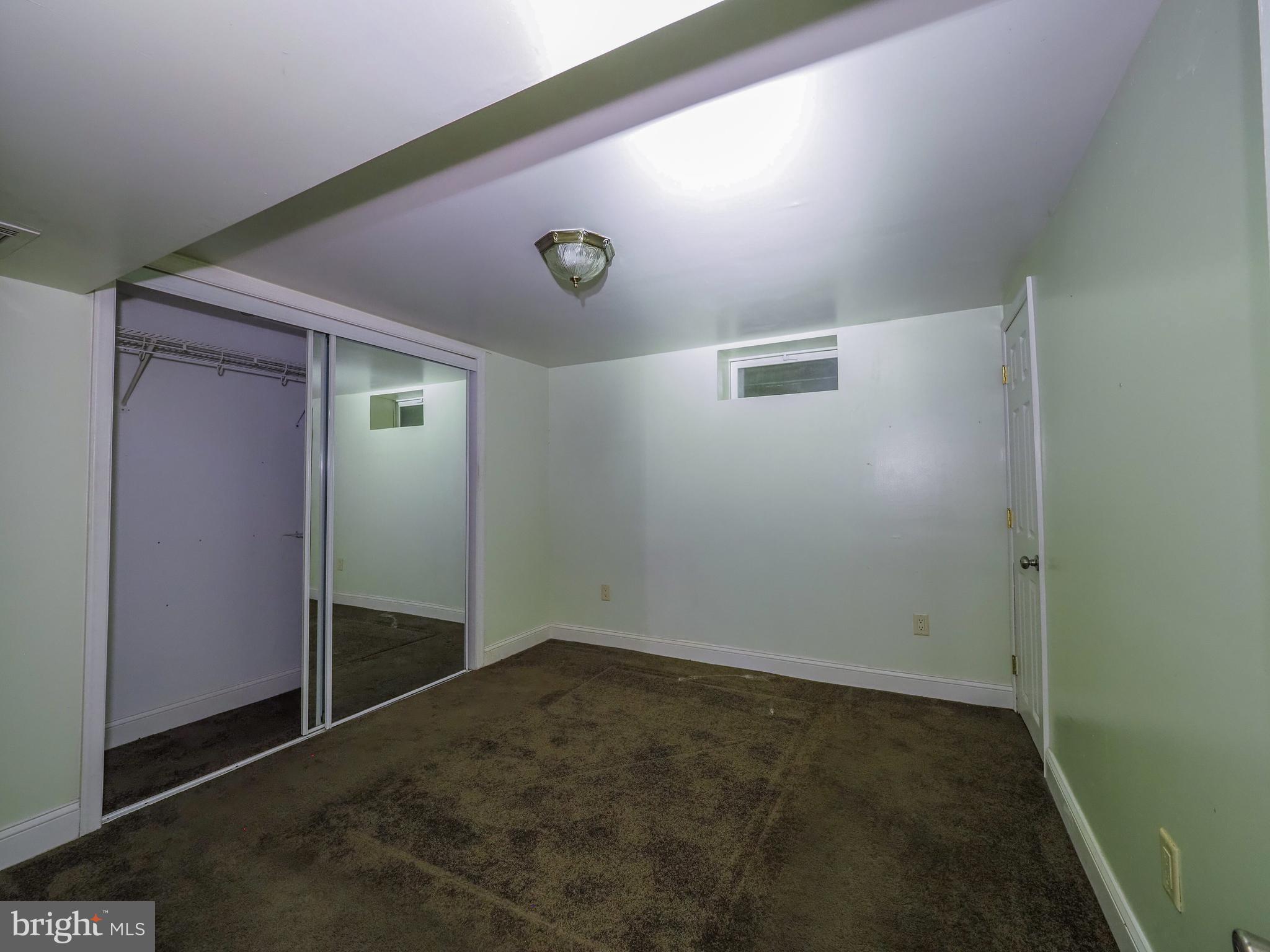 FERNGLEN MANOR - Residential