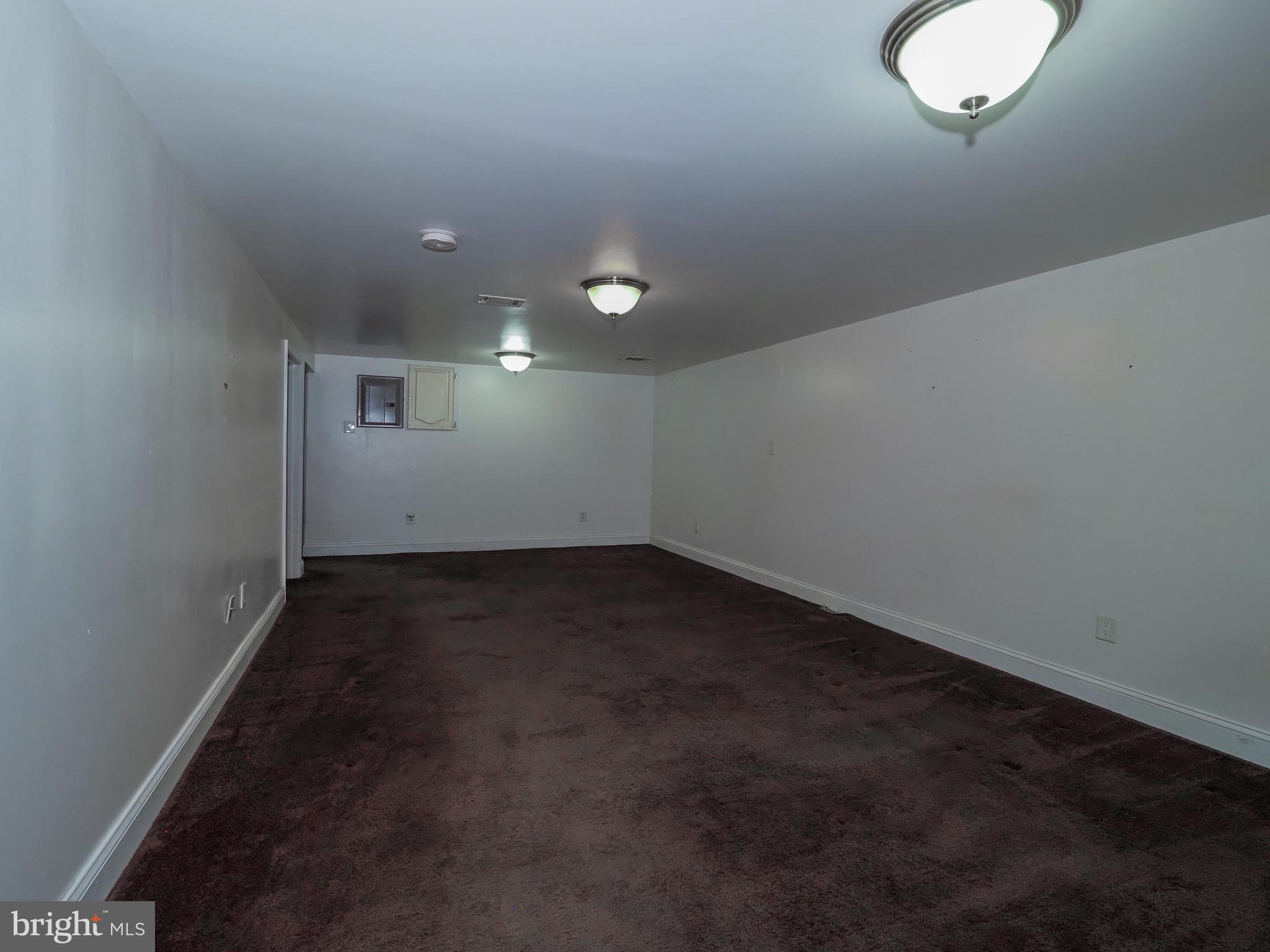 FERNGLEN MANOR - Residential