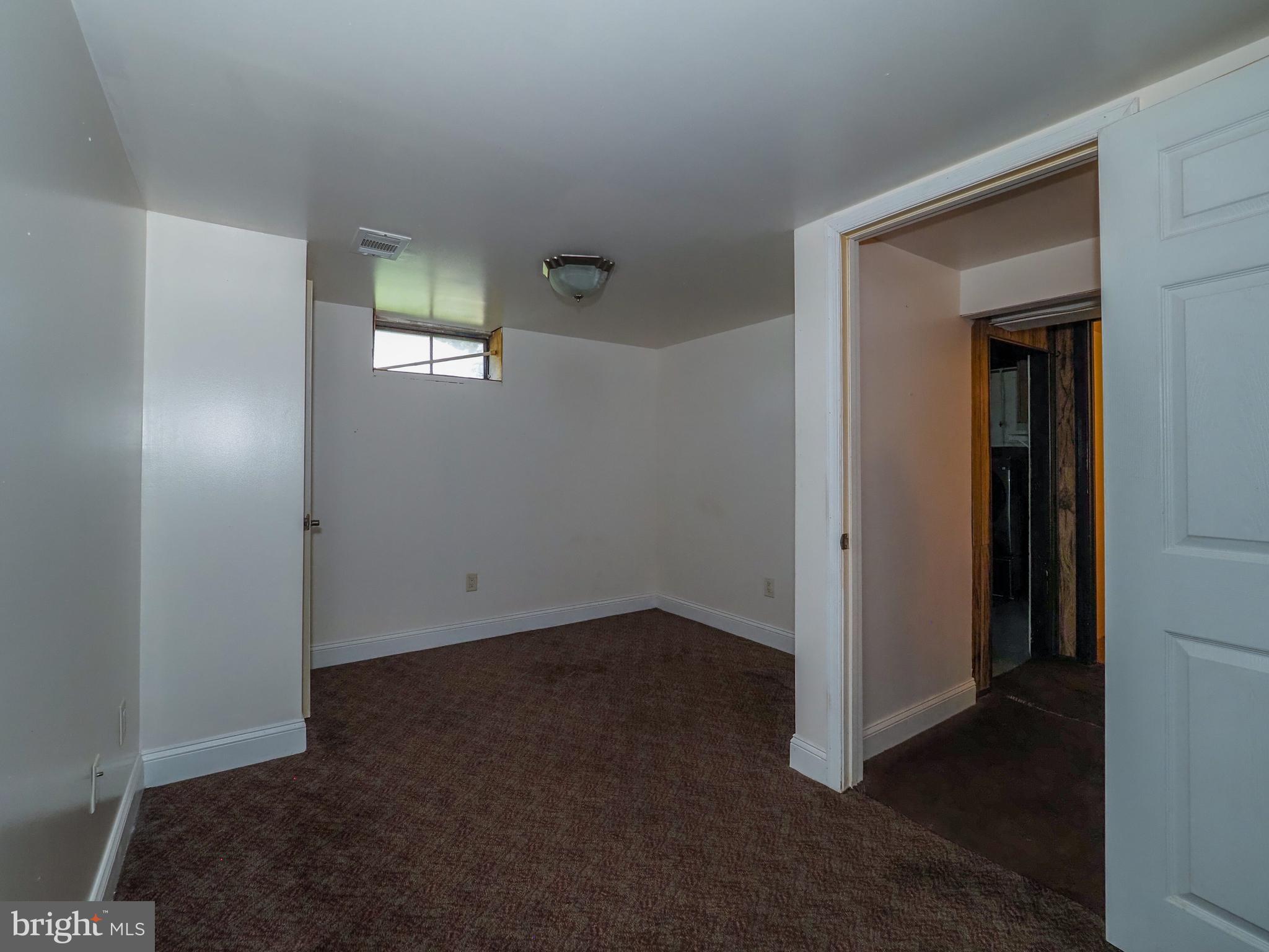 FERNGLEN MANOR - Residential