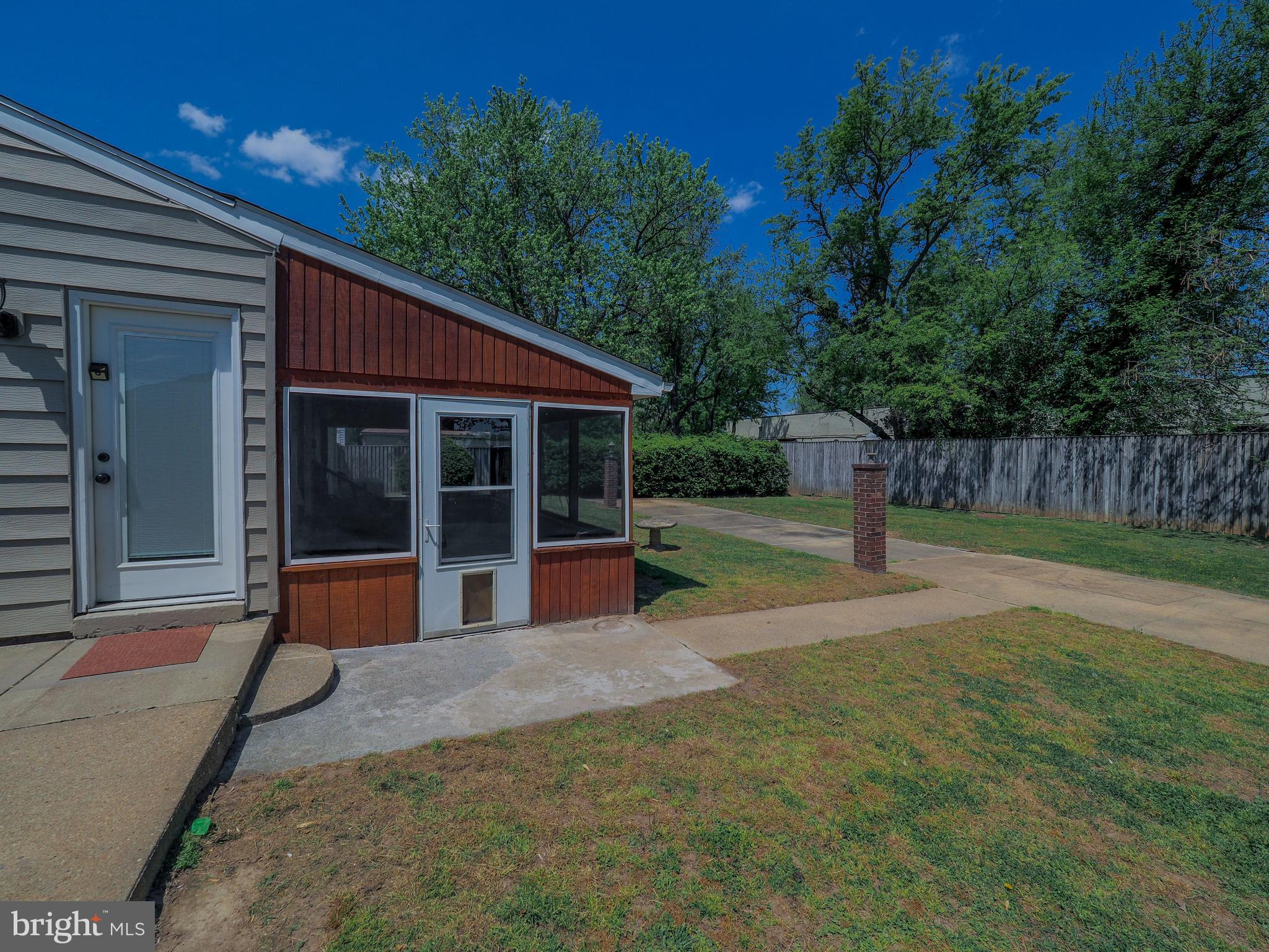 FERNGLEN MANOR - Residential