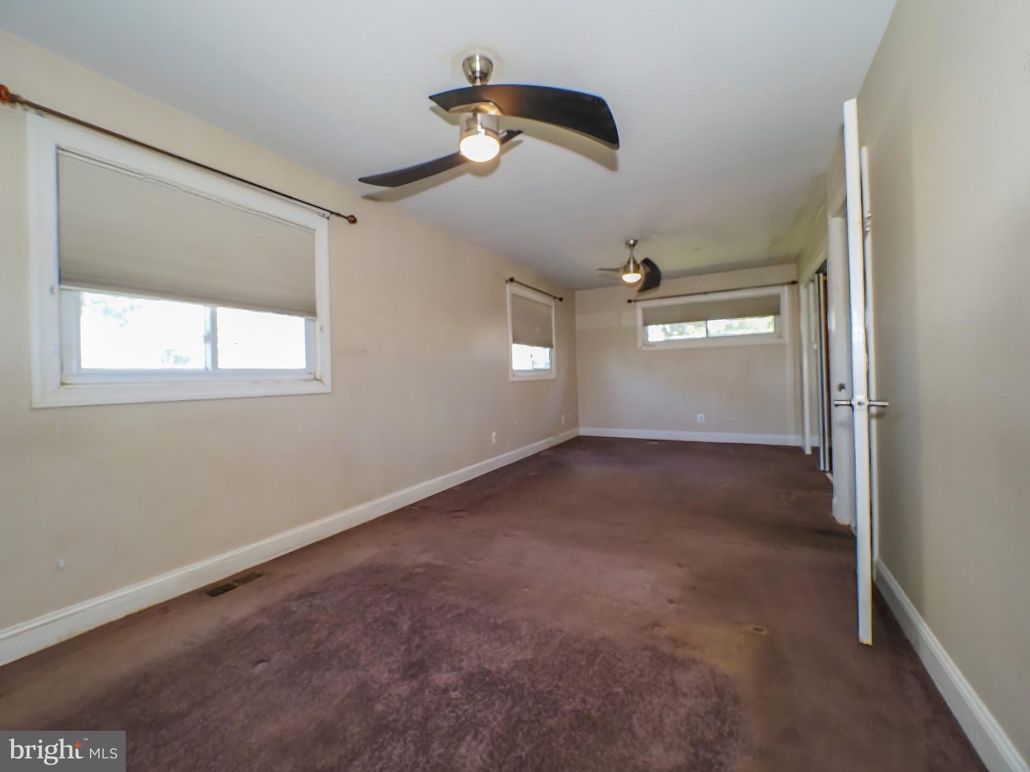 FERNGLEN MANOR - Residential