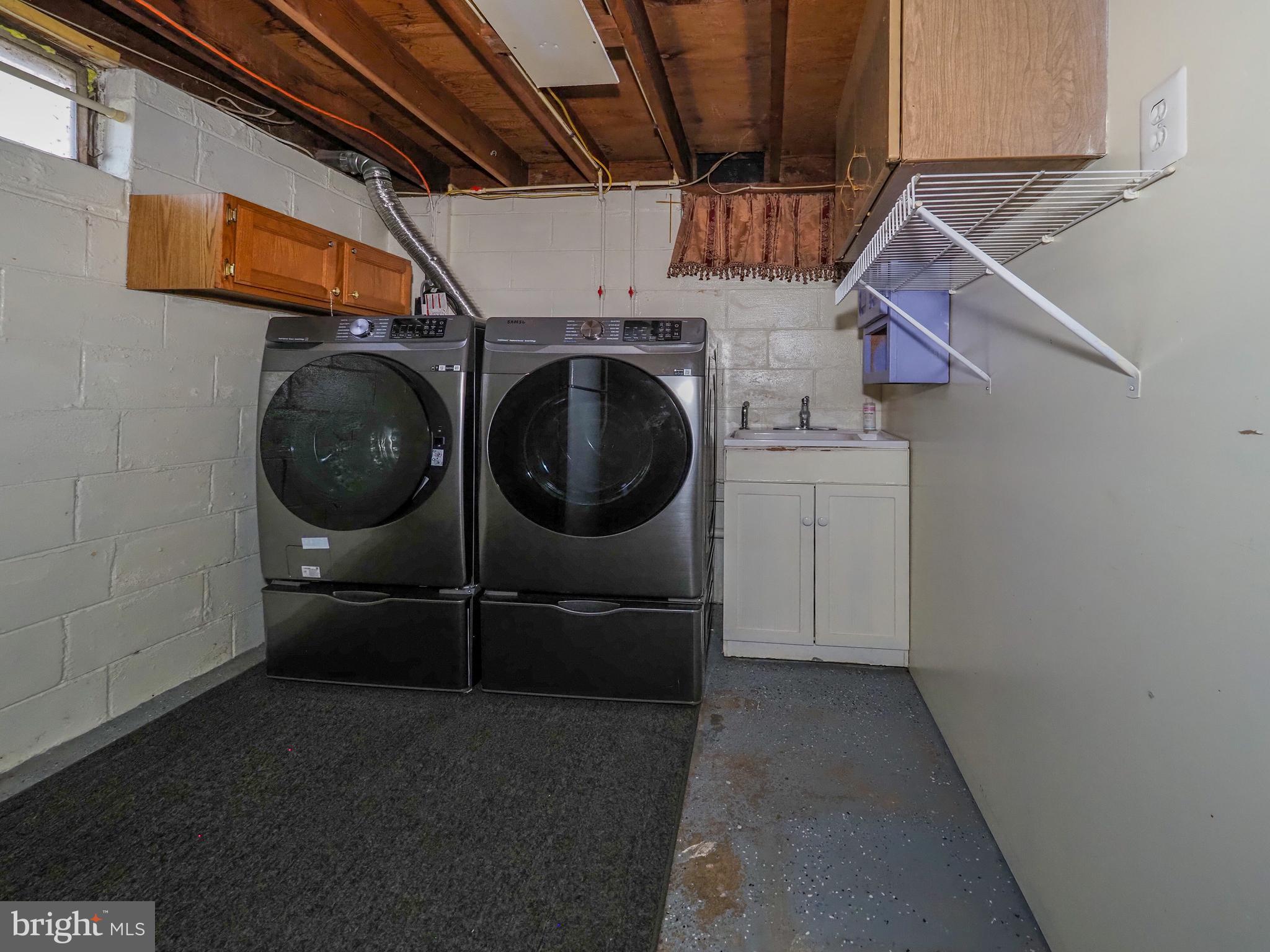 FERNGLEN MANOR - Residential