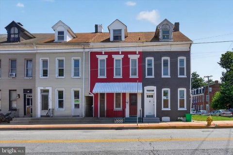 Photo of 561 S Queen Street, YORK, PA 17403 (MLS # PAYK2106436)