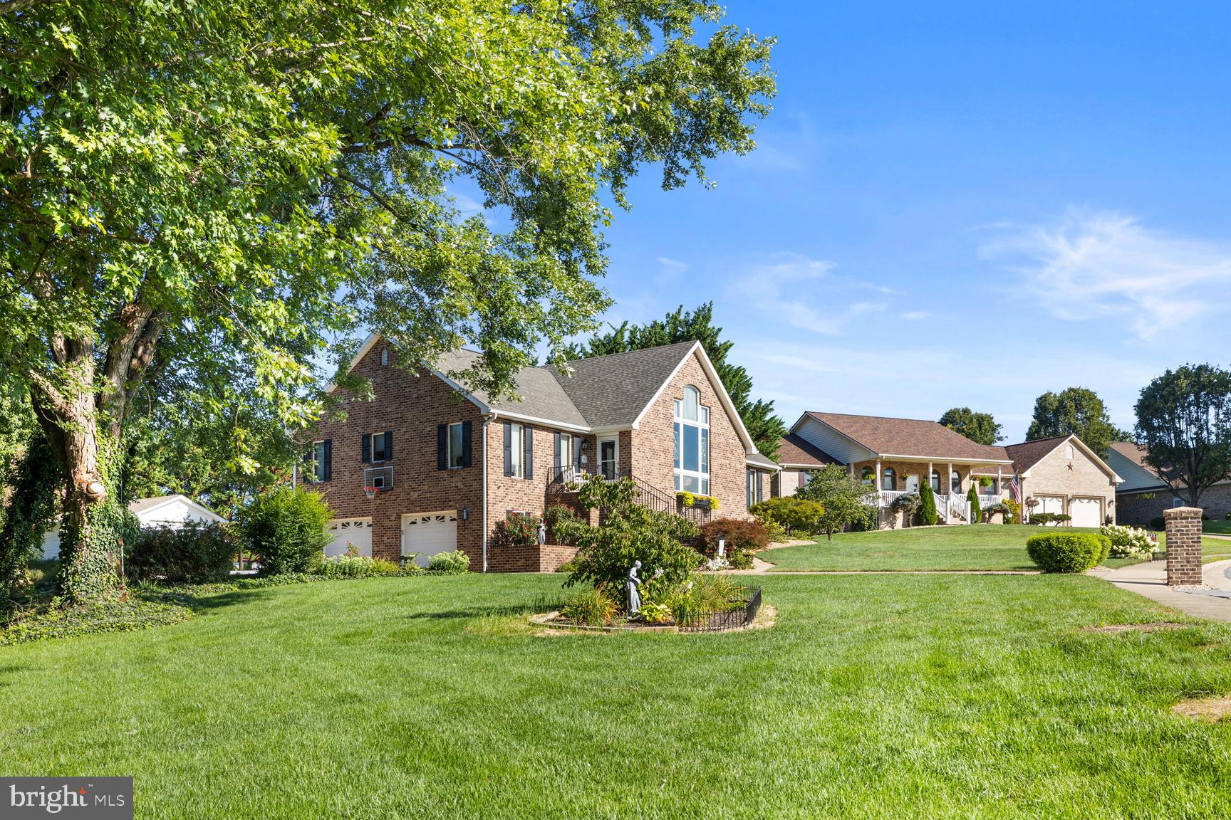 THE FOOTHILLS - Residential