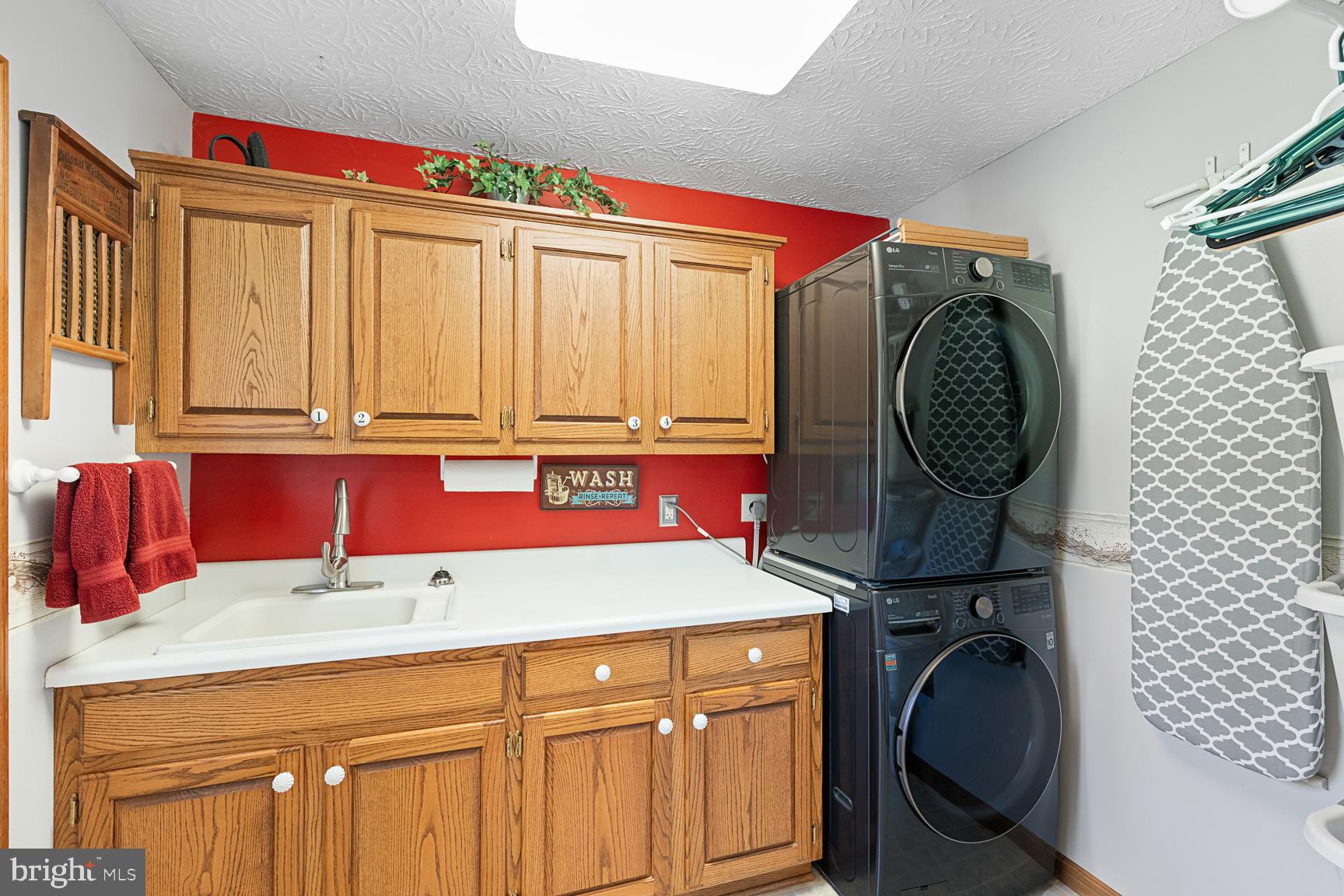 THE FOOTHILLS - Residential