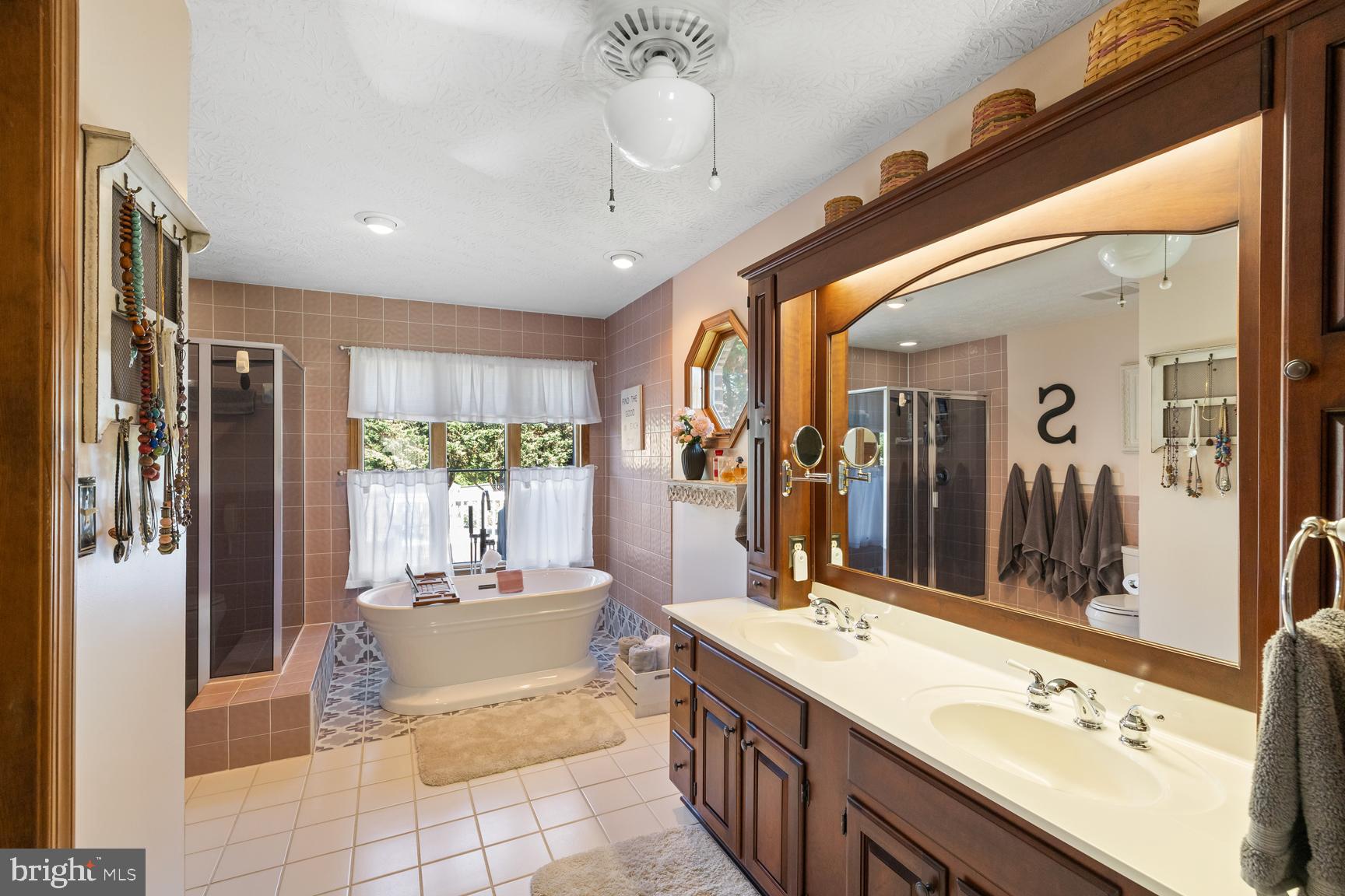 THE FOOTHILLS - Residential