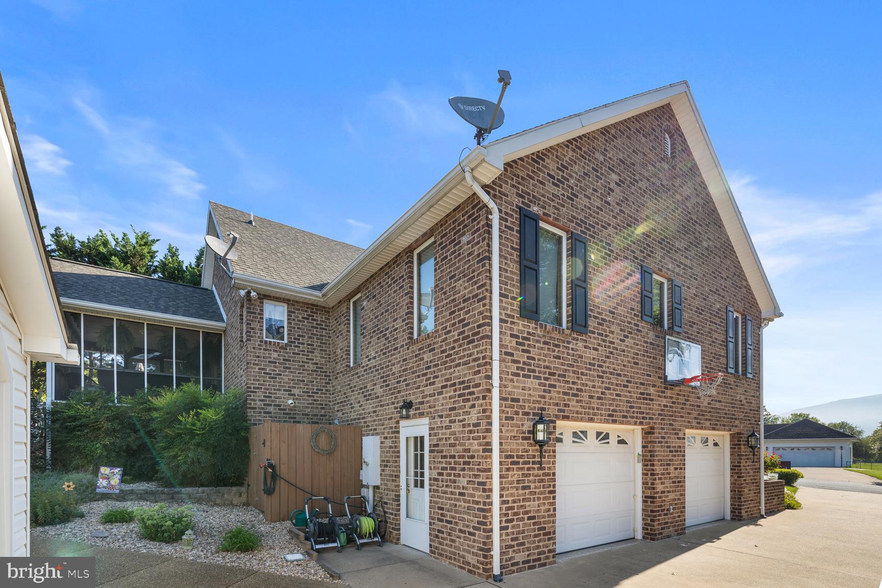 THE FOOTHILLS - Residential