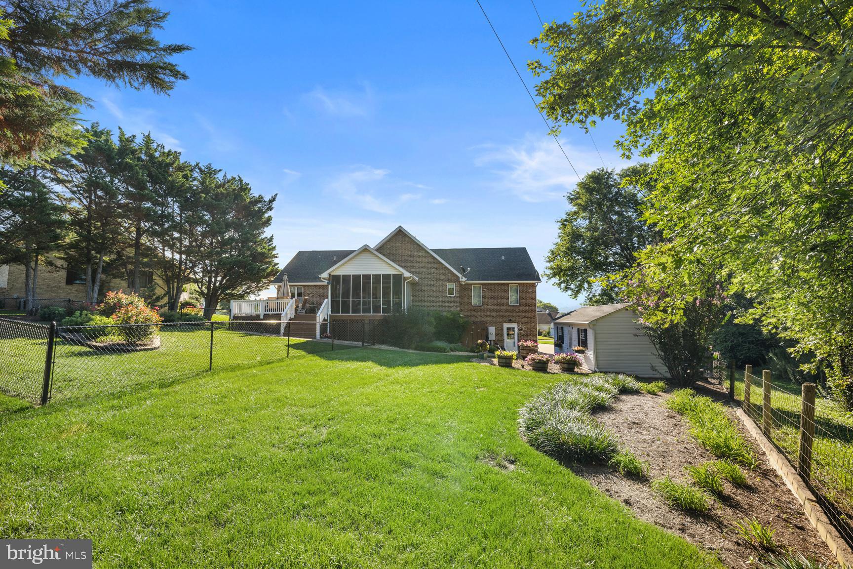 THE FOOTHILLS - Residential