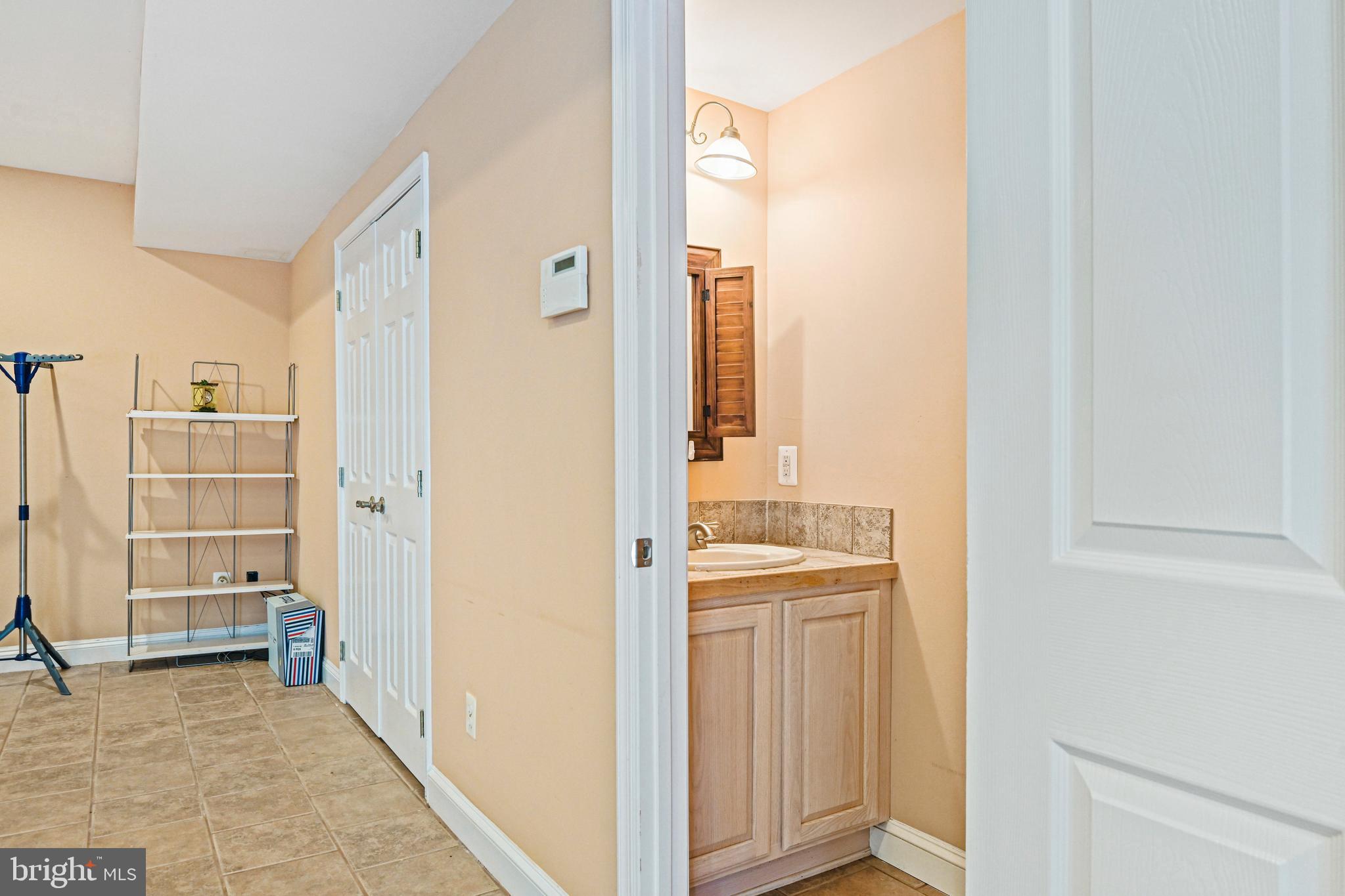 ESTATES AT GREAT FALLS - Residential Lease