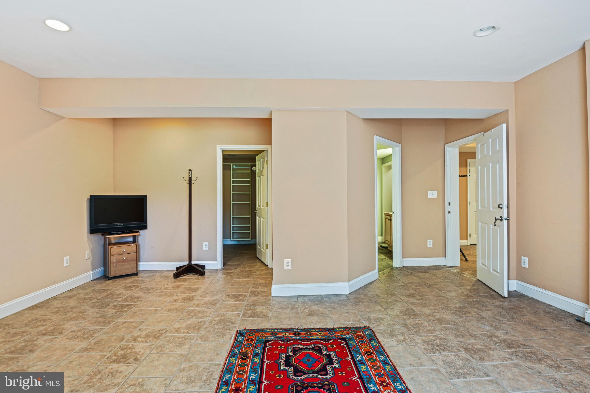 ESTATES AT GREAT FALLS - Residential Lease