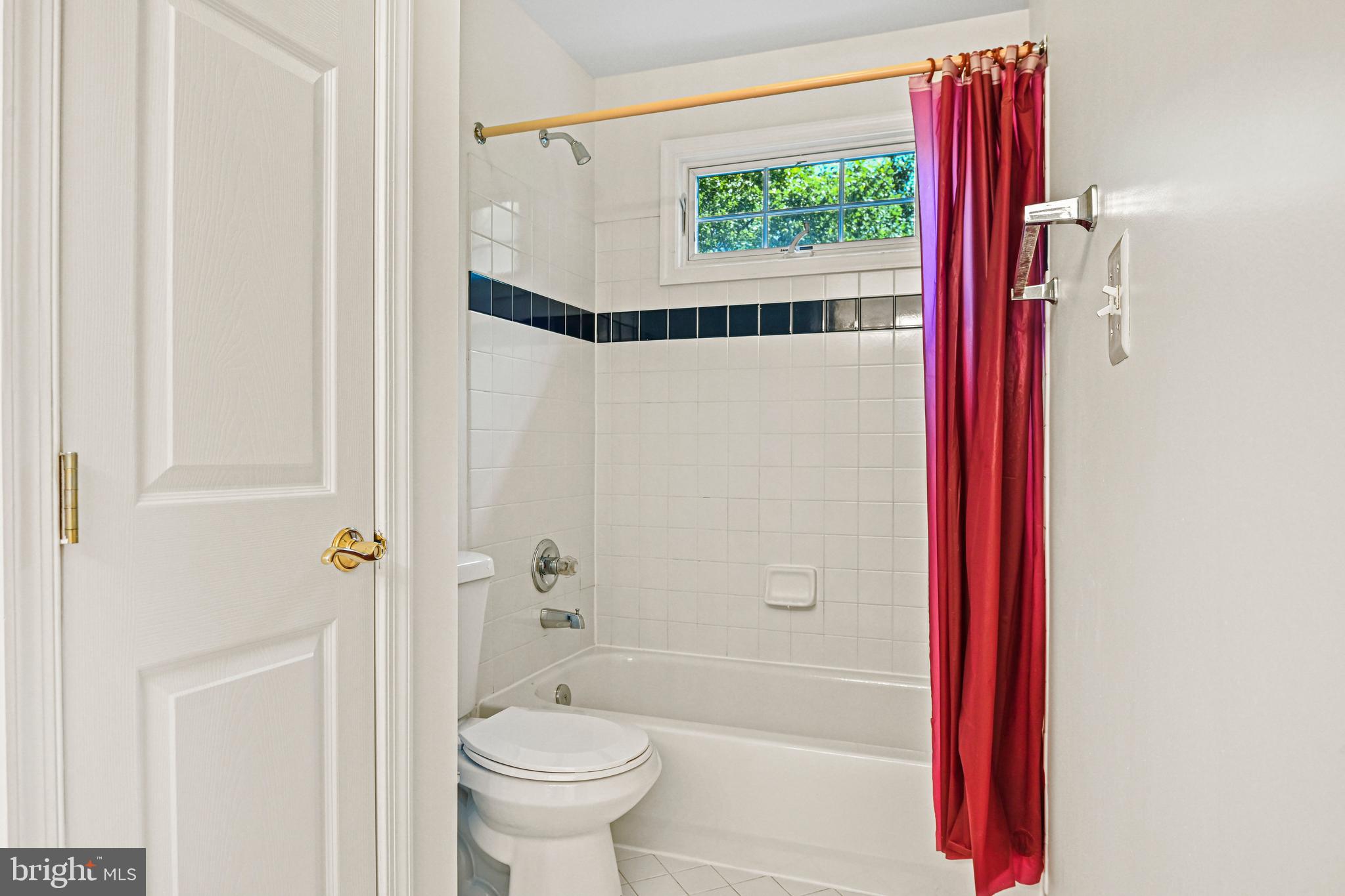 ESTATES AT GREAT FALLS - Residential Lease