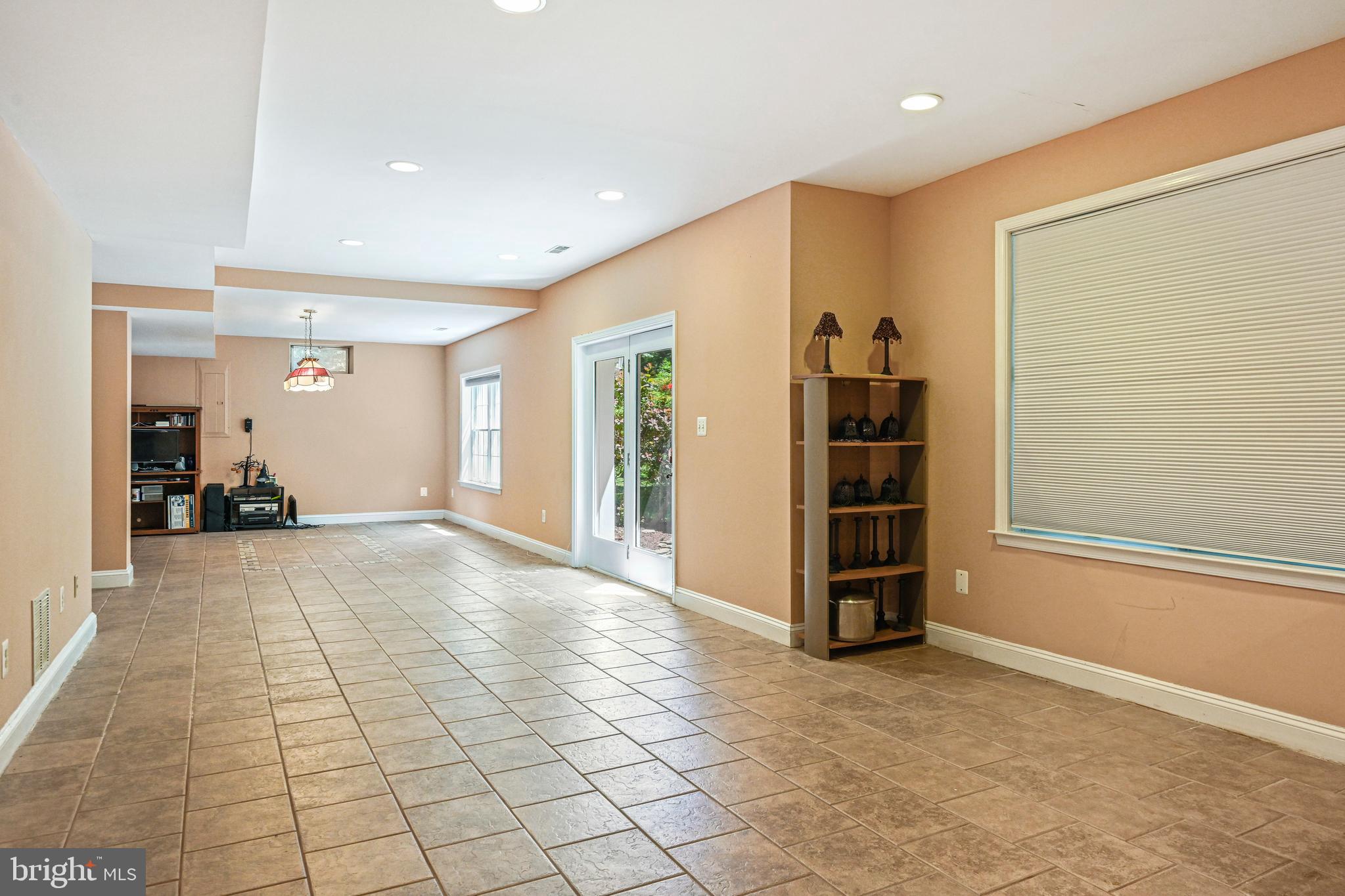 ESTATES AT GREAT FALLS - Residential Lease