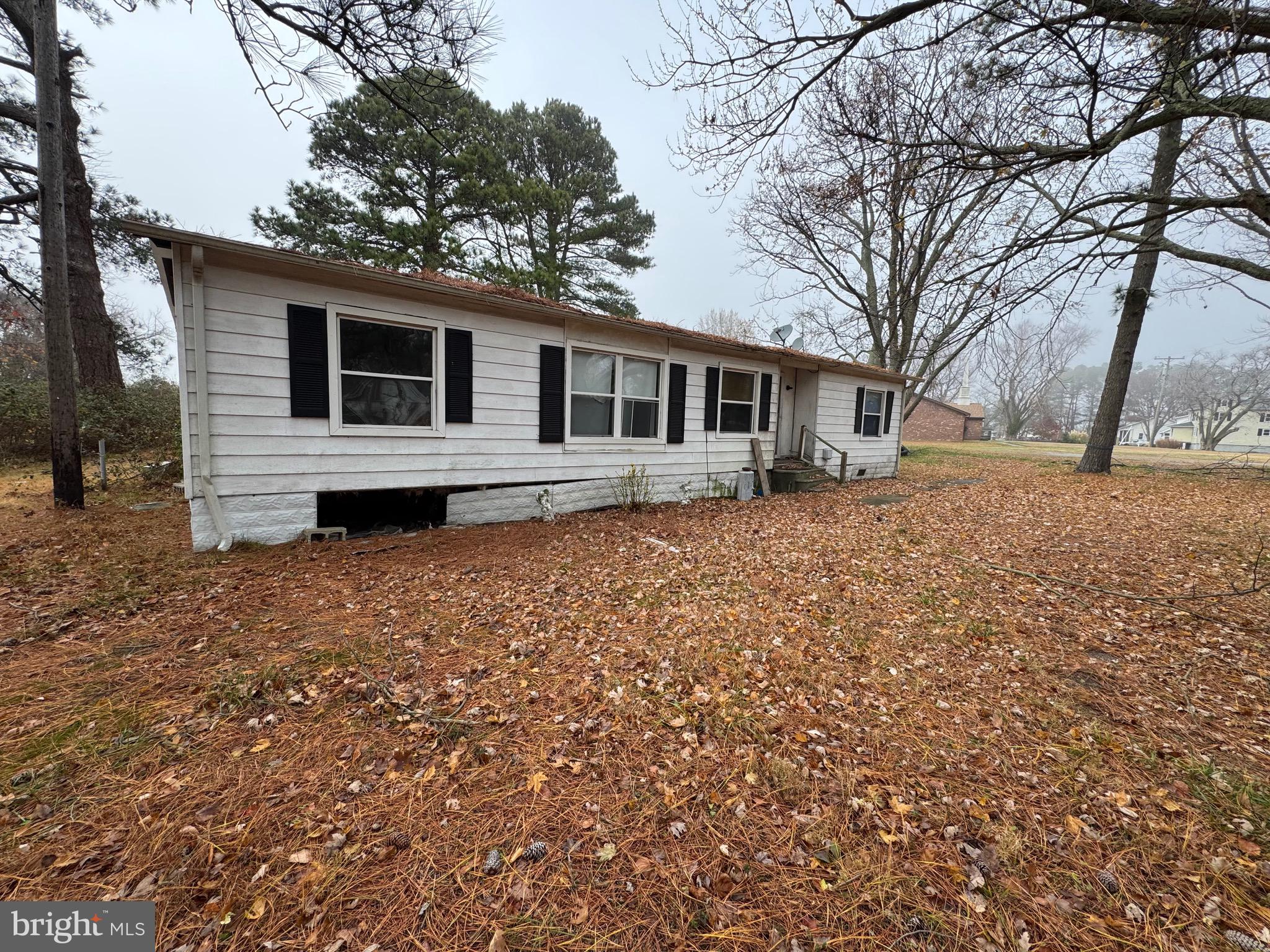 Welcome to Deal Island, a true waterman's town! Bring your tool belt & imagination - remodel this existing home or take it down and start fresh! Your .41 acre lot has existing well & septic. Schedule your tour today and see how you can transform this into your weekend escape or your full time home!