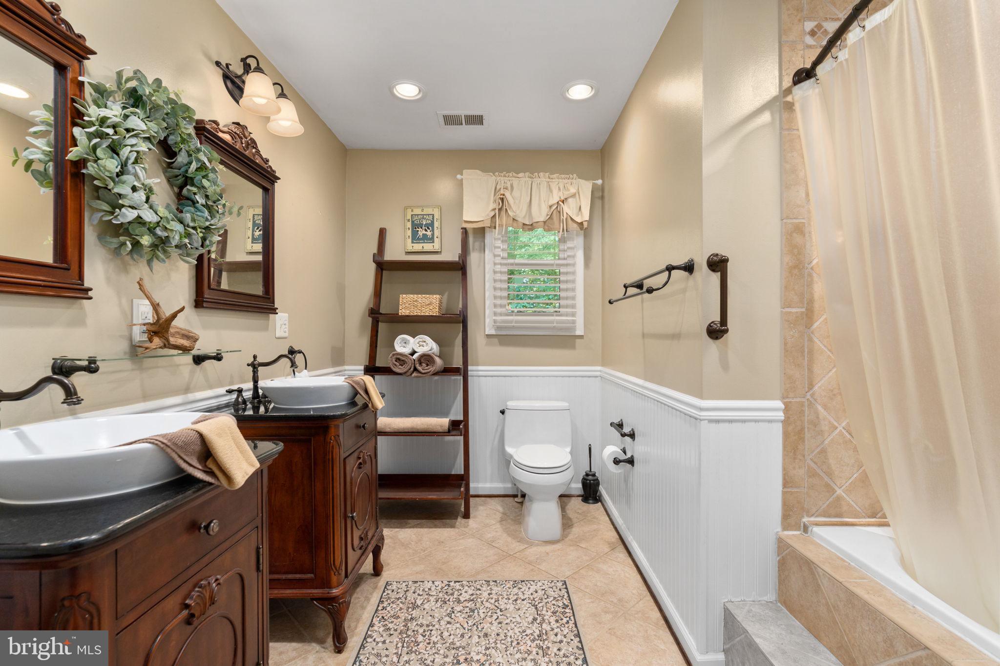 BOTH WATERS ESTATES - Residential