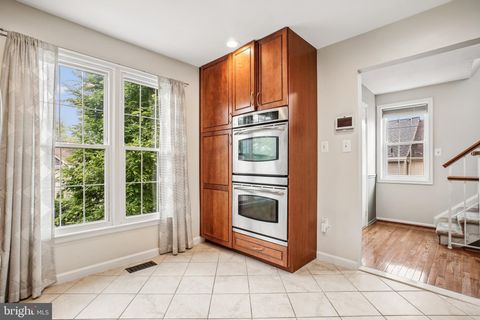Tiny photo for 27 S Floyd Street, ALEXANDRIA, VA 22304 (MLS # VAAX2060766)