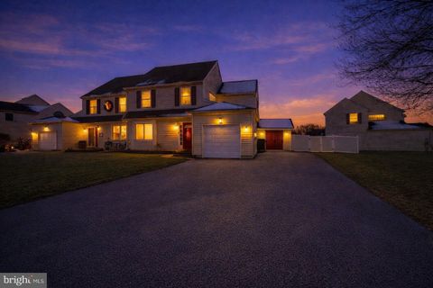 2331 CAMBRIDGE CIRCLE HATFIELD PA 19440