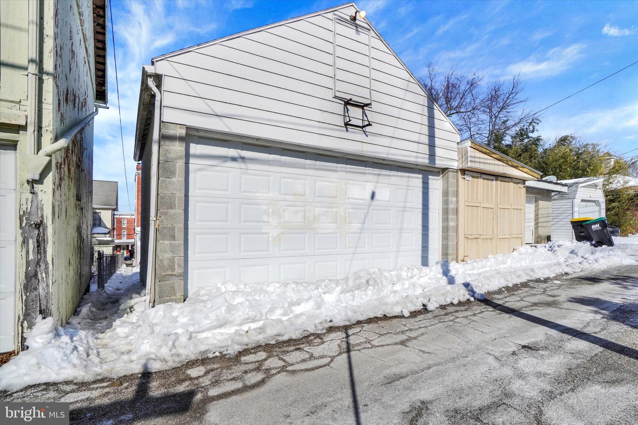 RED LION - Residential