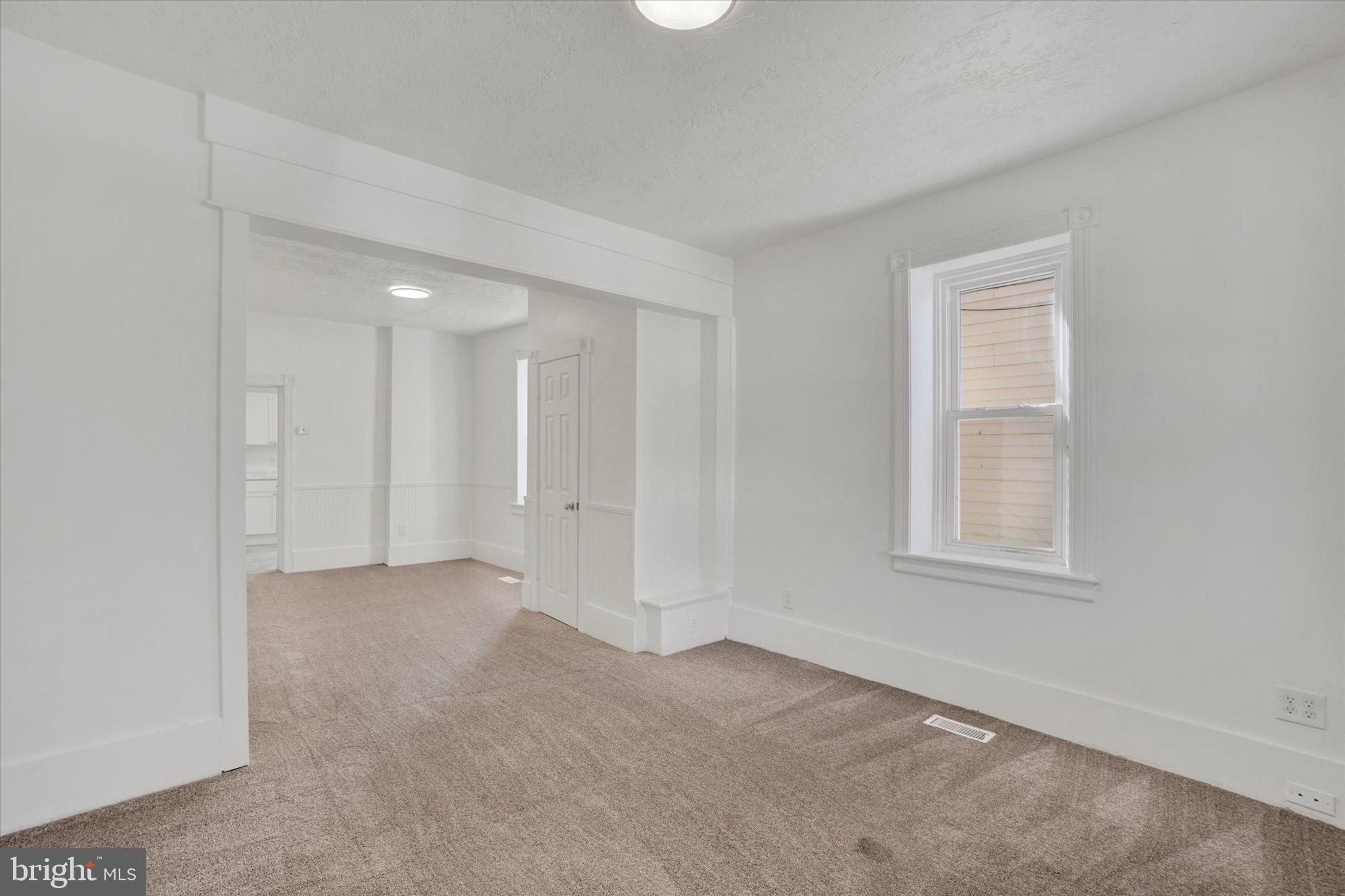 RED LION - Residential