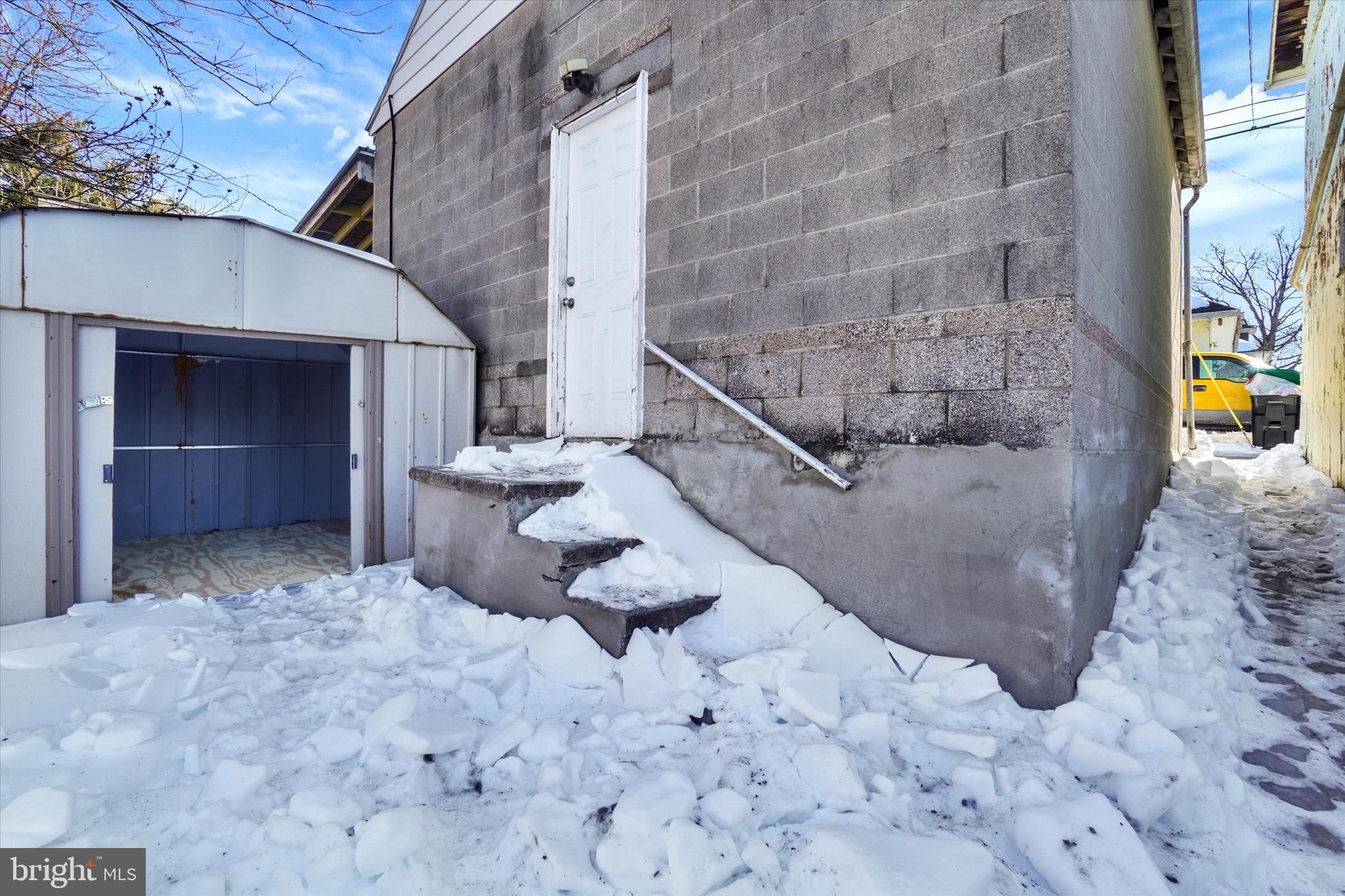 RED LION - Residential