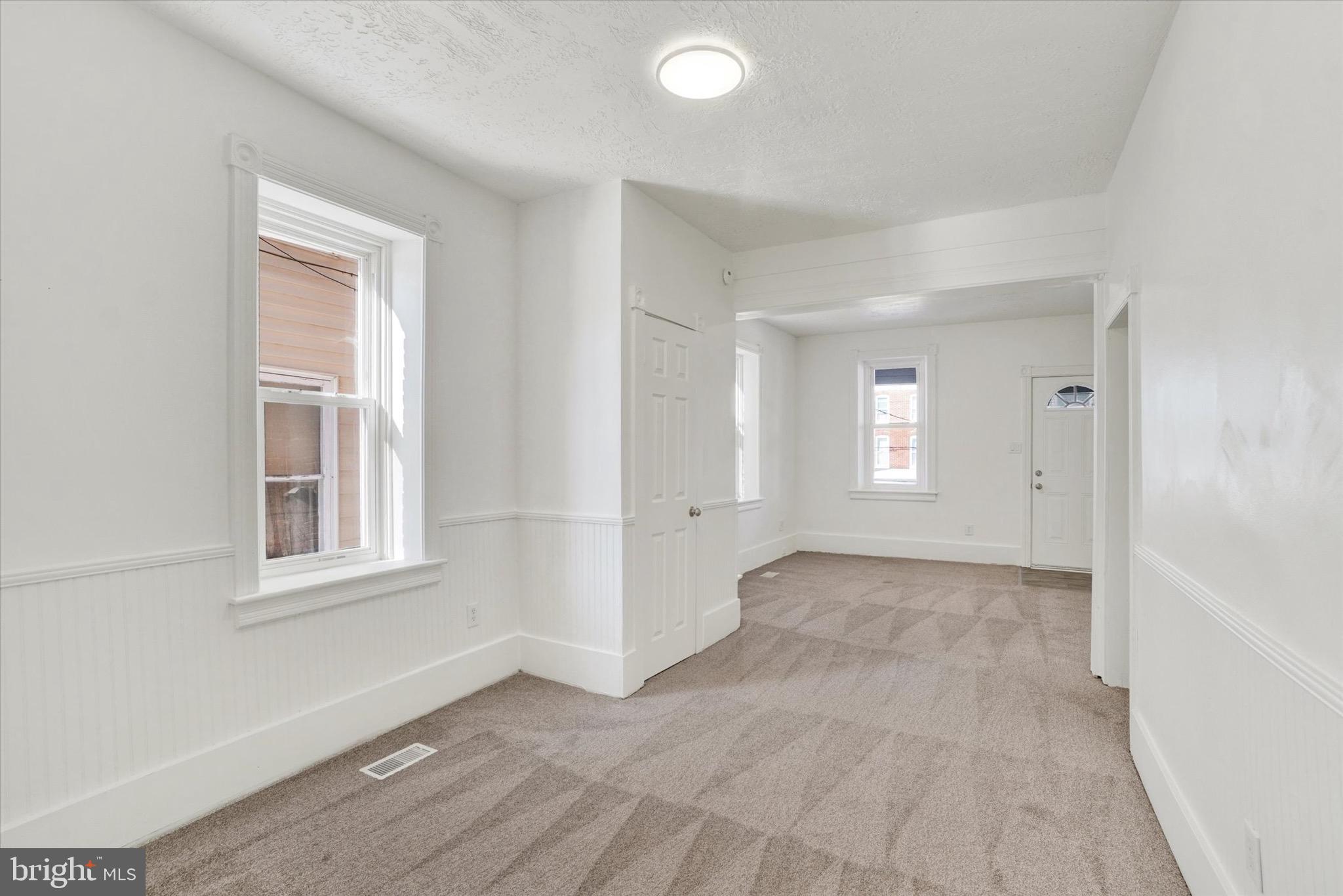 RED LION - Residential