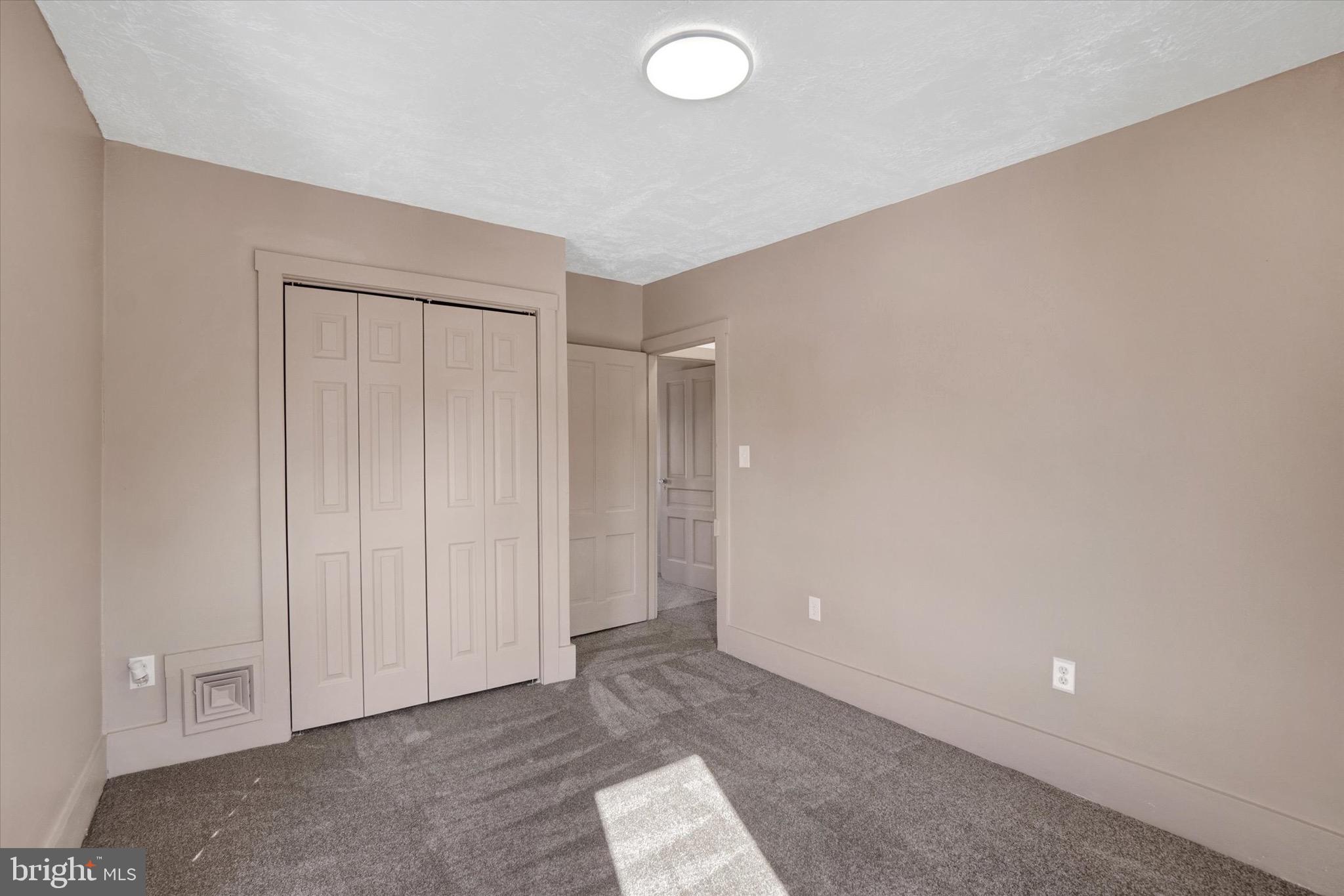 RED LION - Residential