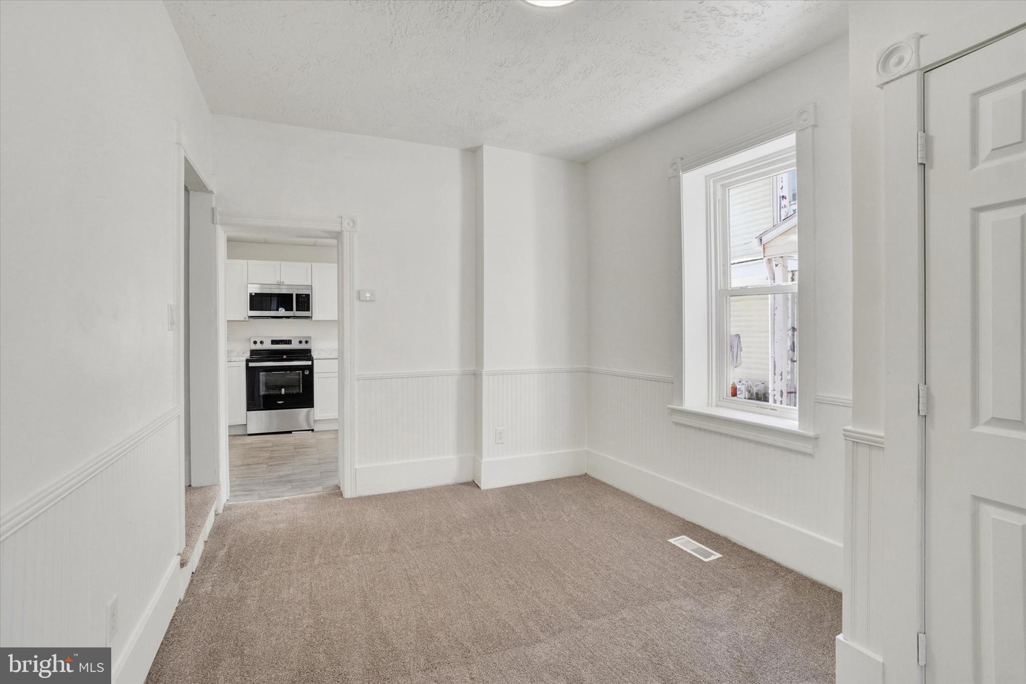 RED LION - Residential