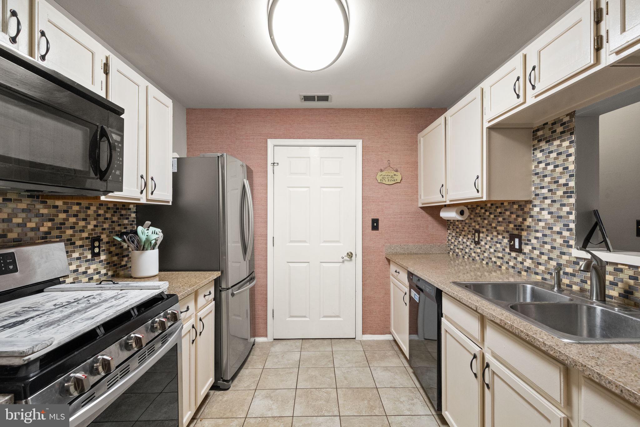 ENGLISH COUNTRY MANOR - Residential