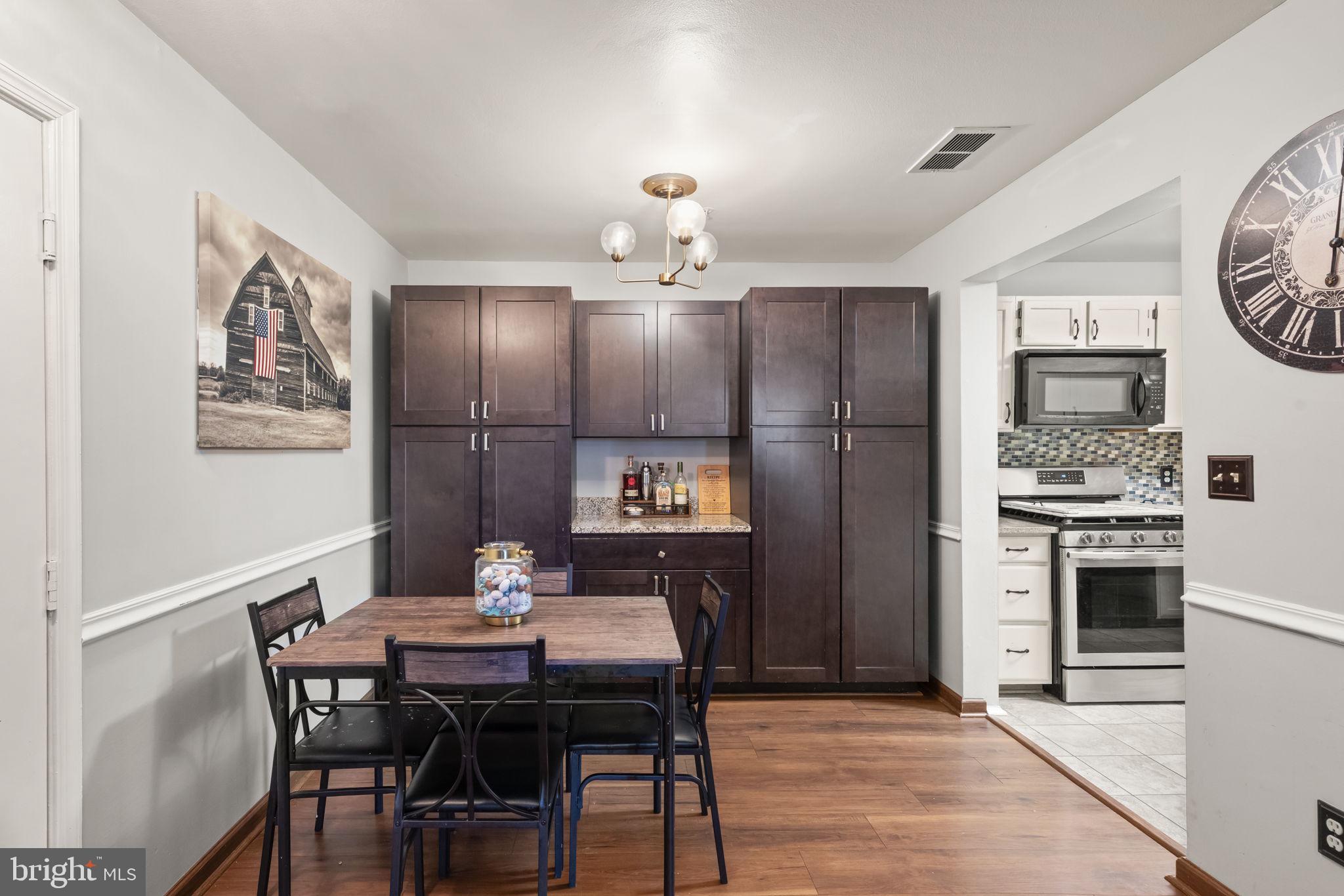 ENGLISH COUNTRY MANOR - Residential