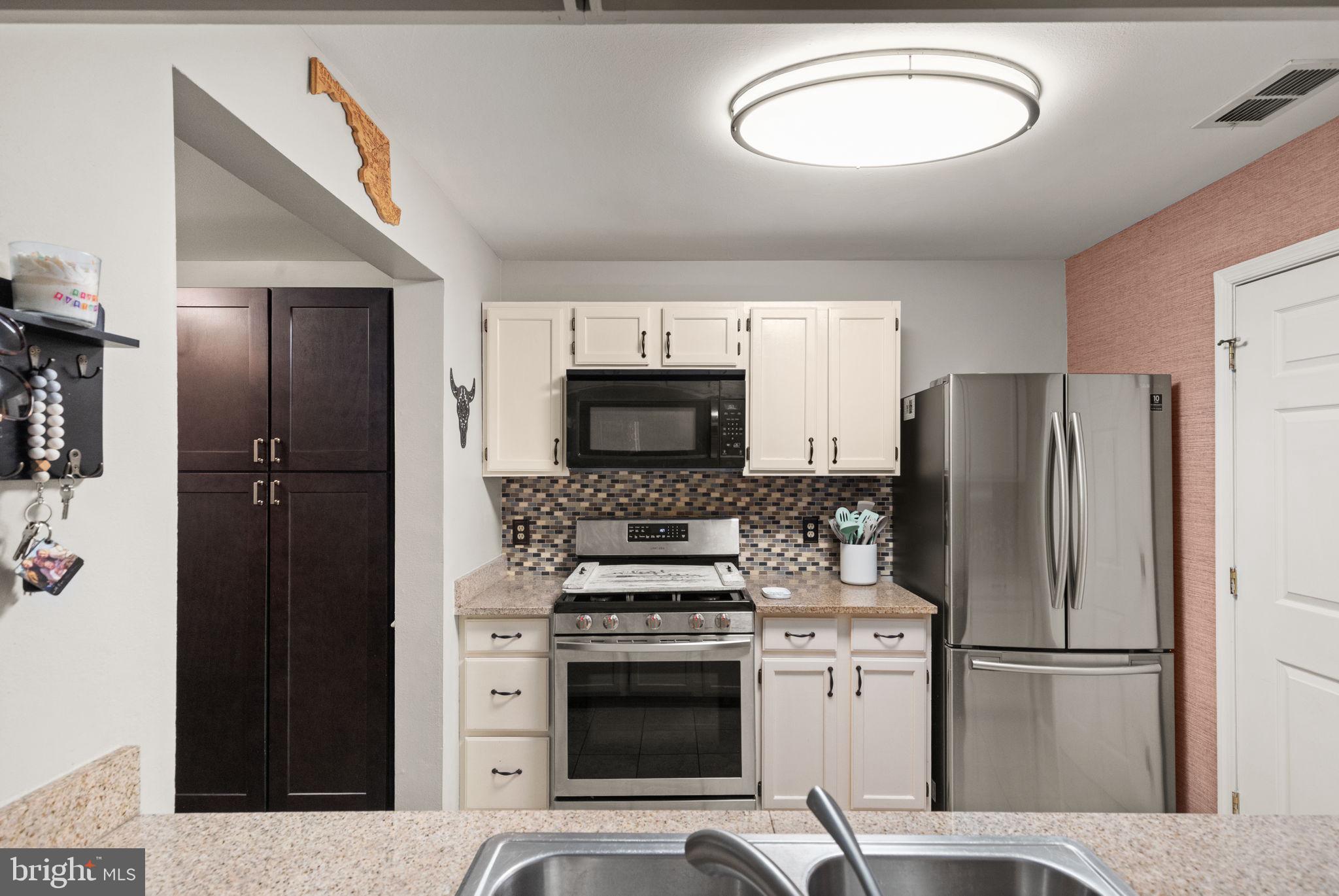 ENGLISH COUNTRY MANOR - Residential