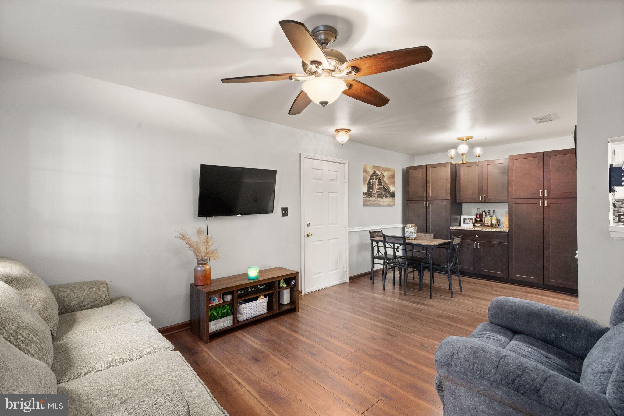 ENGLISH COUNTRY MANOR - Residential