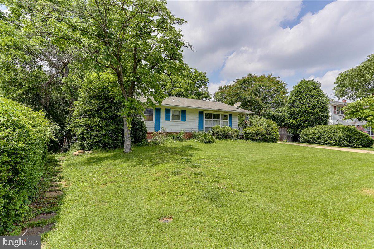 DUNN LORING WOODS - Residential