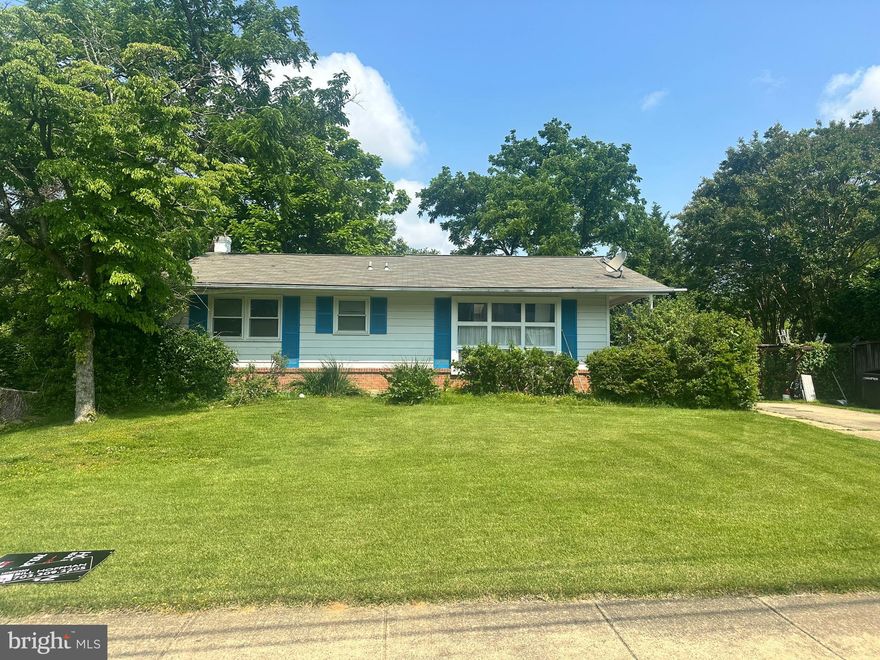 Wonderful Dunn Loring Woods opportunity to fix up, pop up, live in or Build your New Dream Home! .34 of an acre . A quiet solitude area. Come see nobody within 150 yards behind the home with plenty of wildlife. Great lot and surrounded by homes $2mill plus. Sold AS-IS. Walk to Dunn Loring Swimming pool. Less than 1 mile to Dunn Loring Metro. 6 minutes to the Mosaic District, minutes to Tysons. A Commuter's Dream!