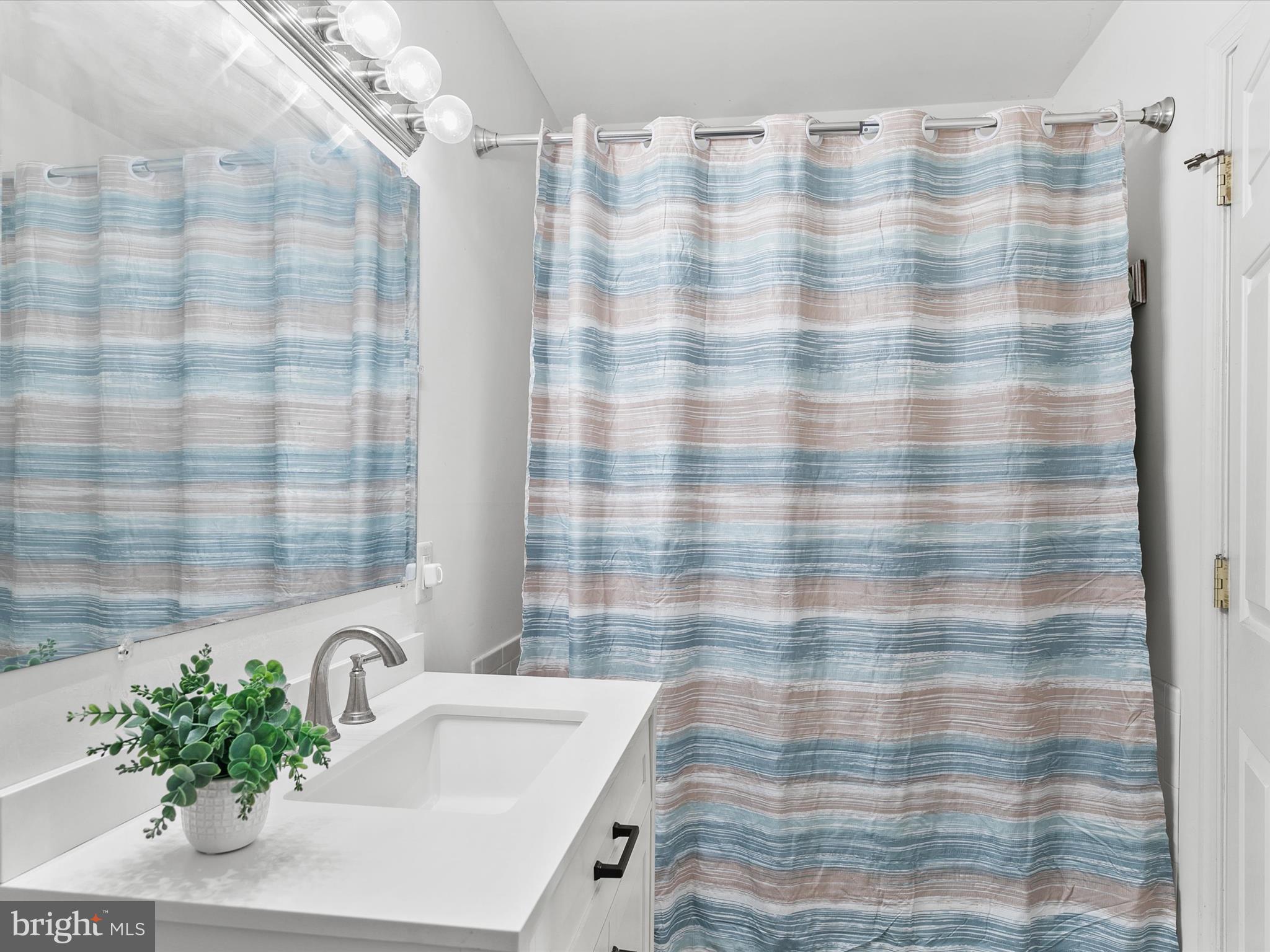 OAK CREST FARM - Residential