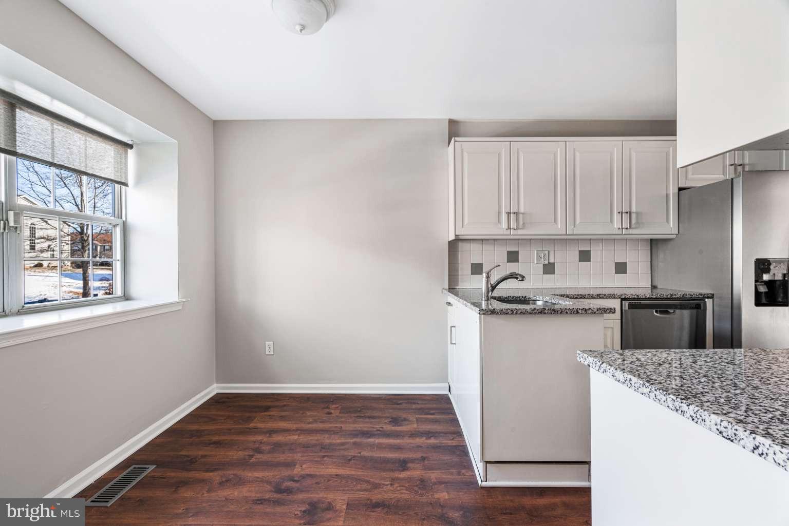 110 PIN OAK COURT