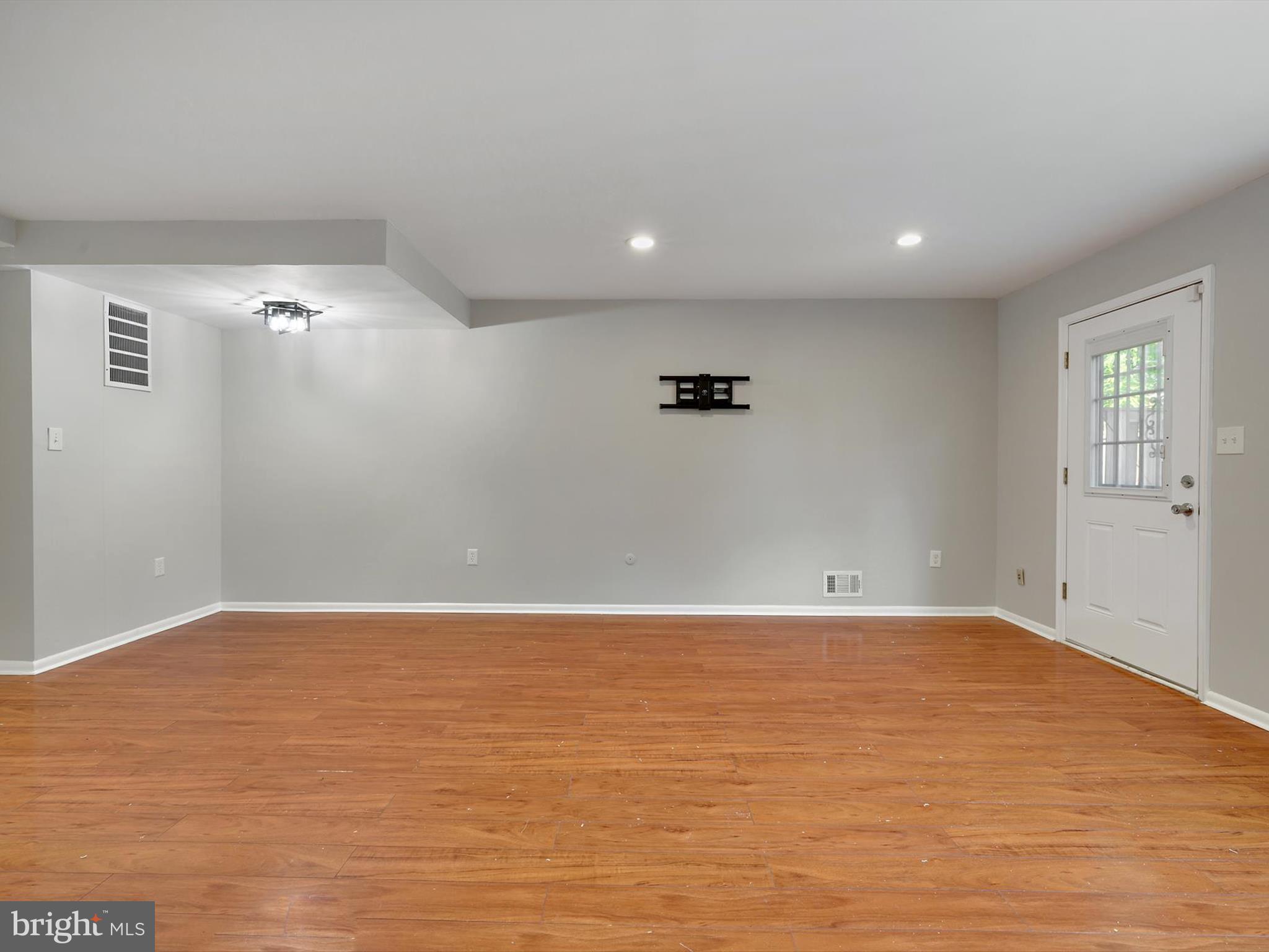 ANDREWS VILLAGE CONDOMIN - Residential