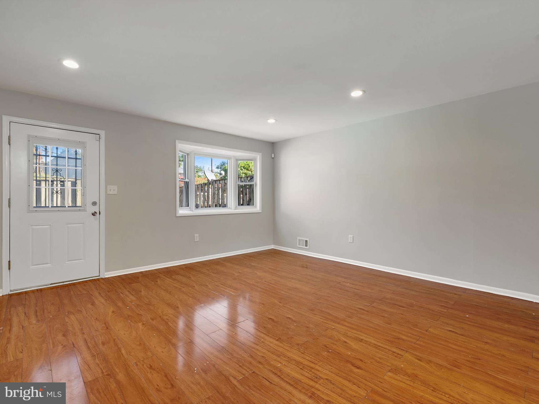 ANDREWS VILLAGE CONDOMIN - Residential