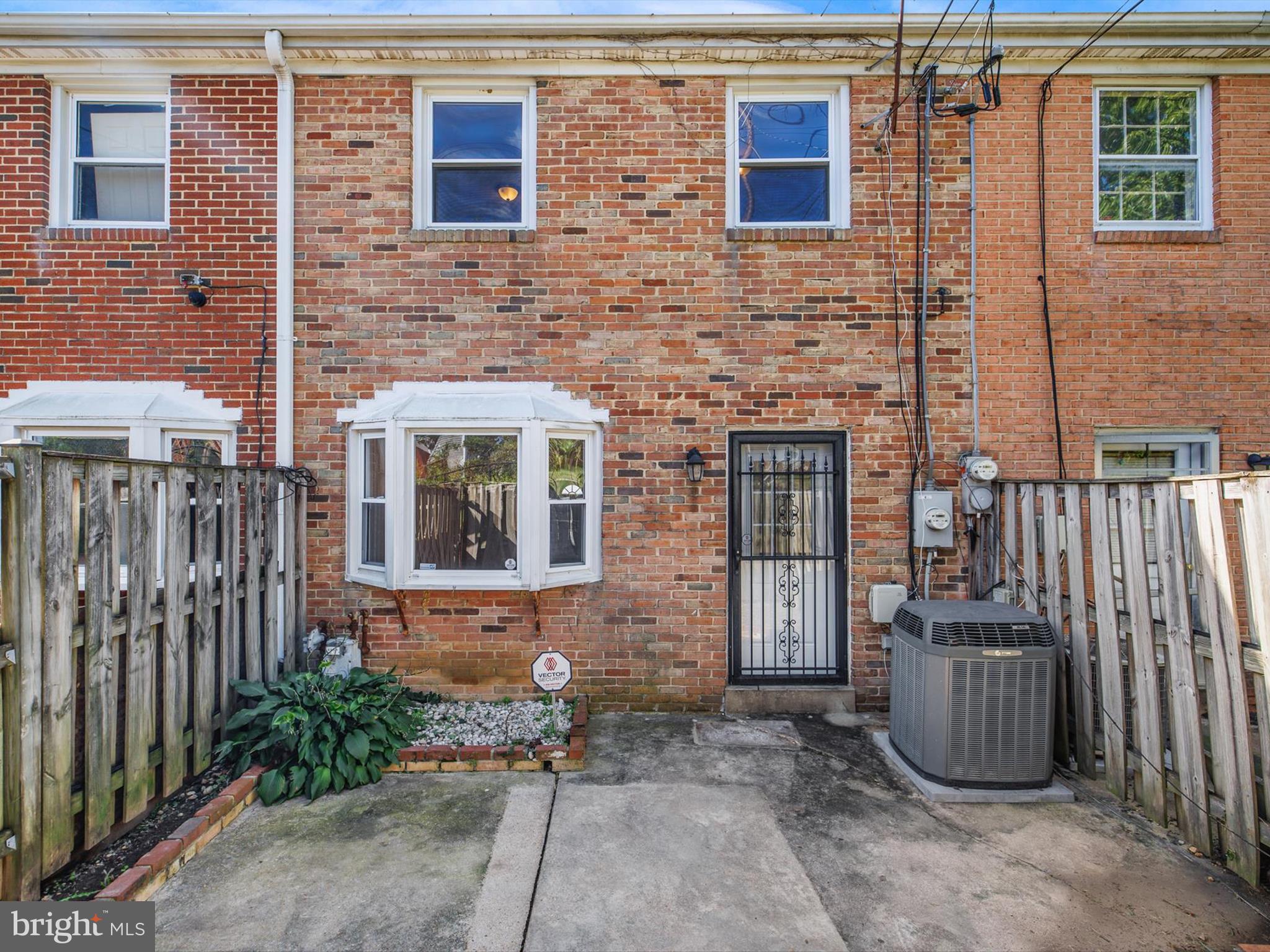 ANDREWS VILLAGE CONDOMIN - Residential