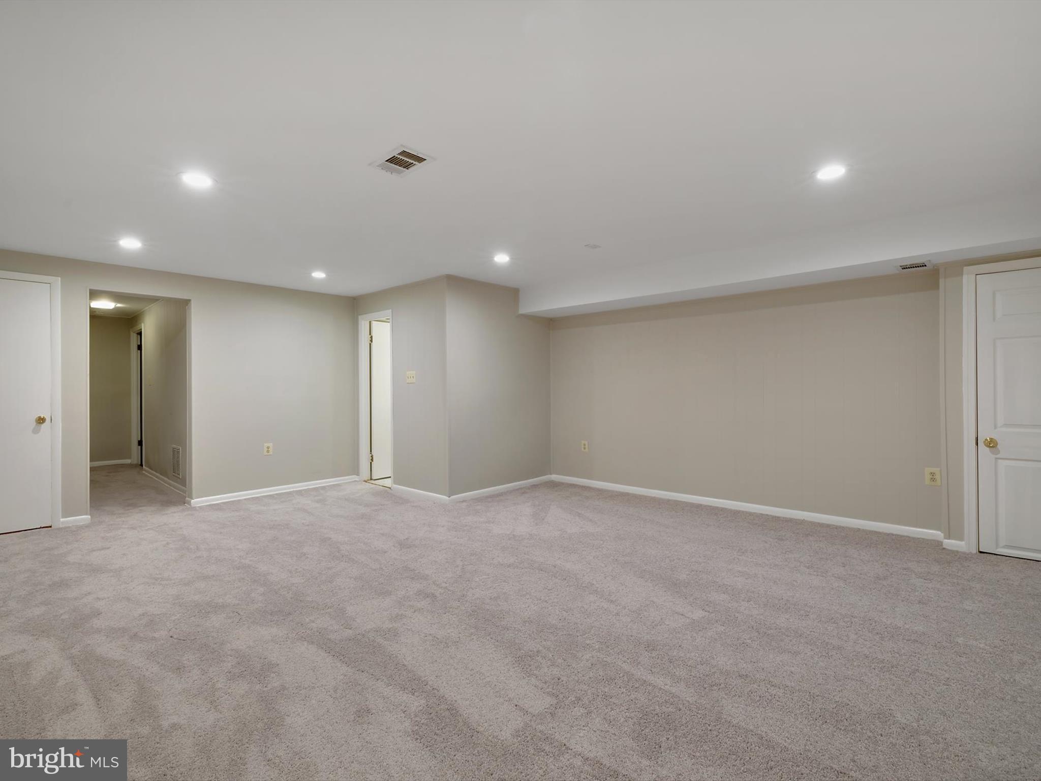 ANDREWS VILLAGE CONDOMIN - Residential