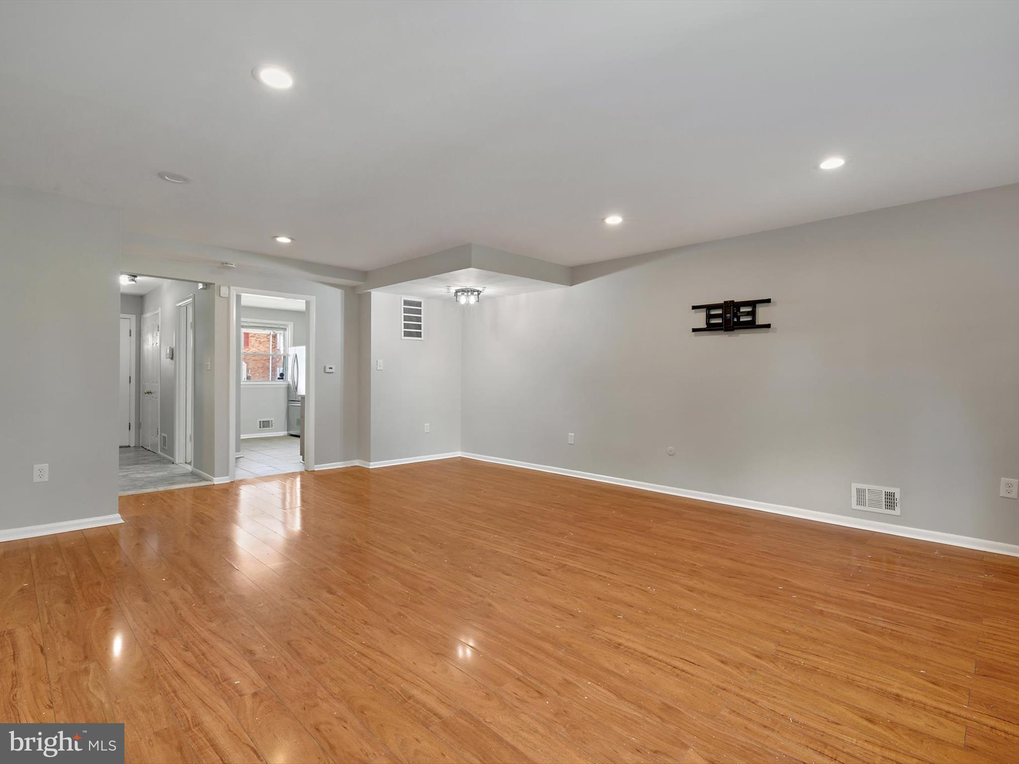 ANDREWS VILLAGE CONDOMIN - Residential