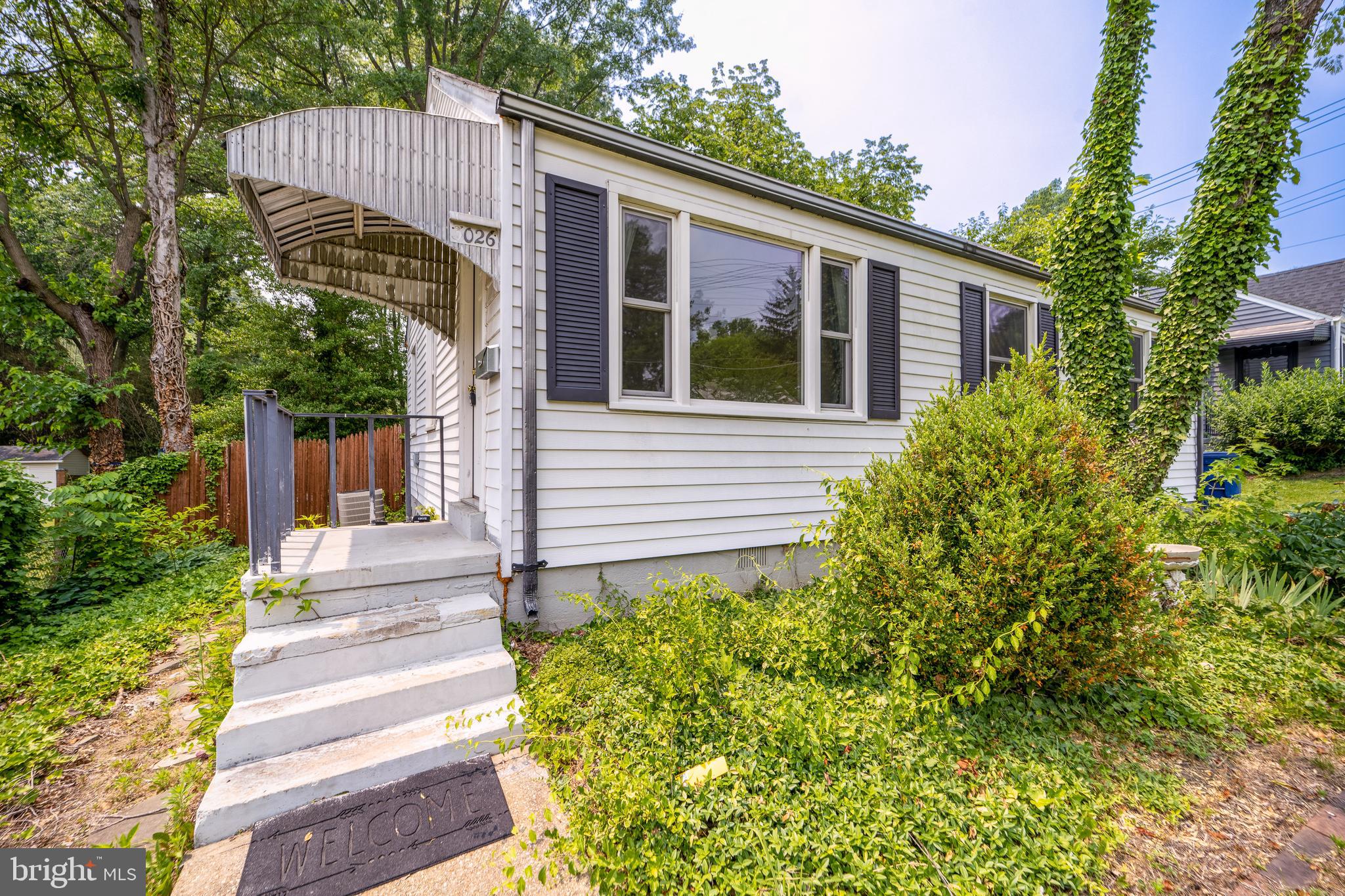 WEST LAWN - Residential Lease