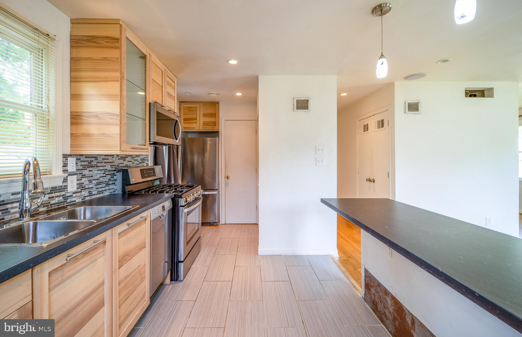 WEST LAWN - Residential Lease