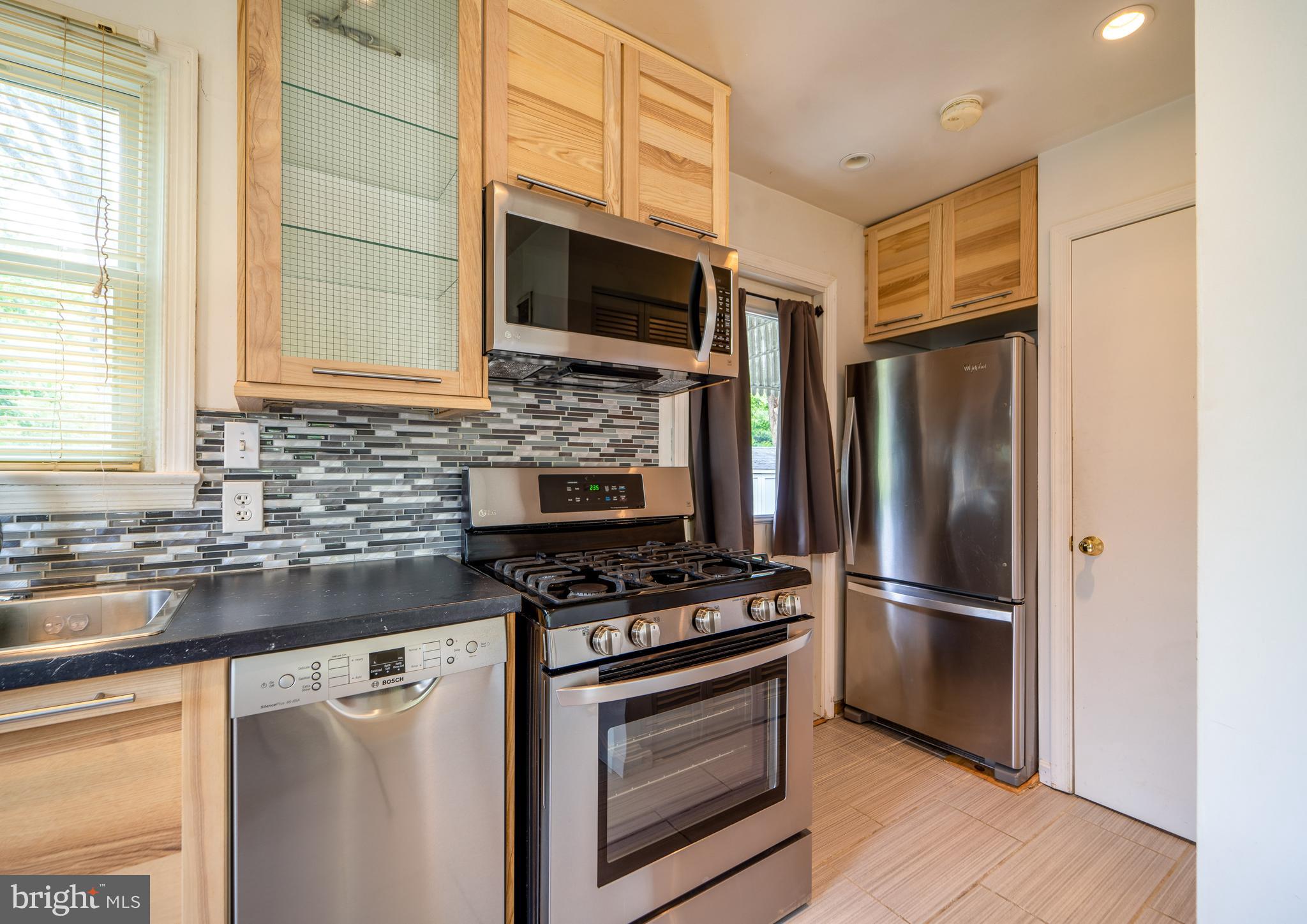 WEST LAWN - Residential Lease