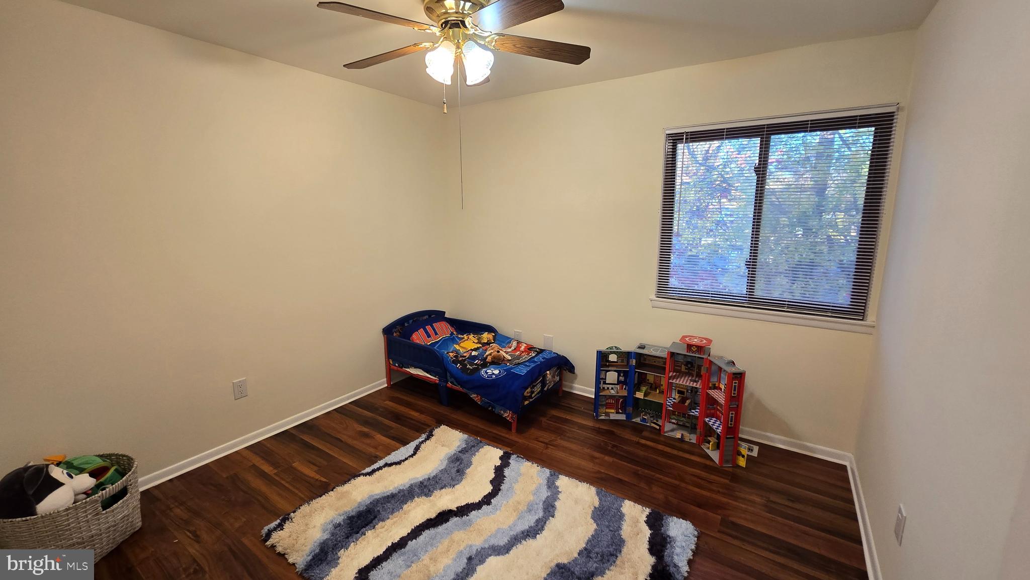 INTERNATIONAL VIL - Residential Lease