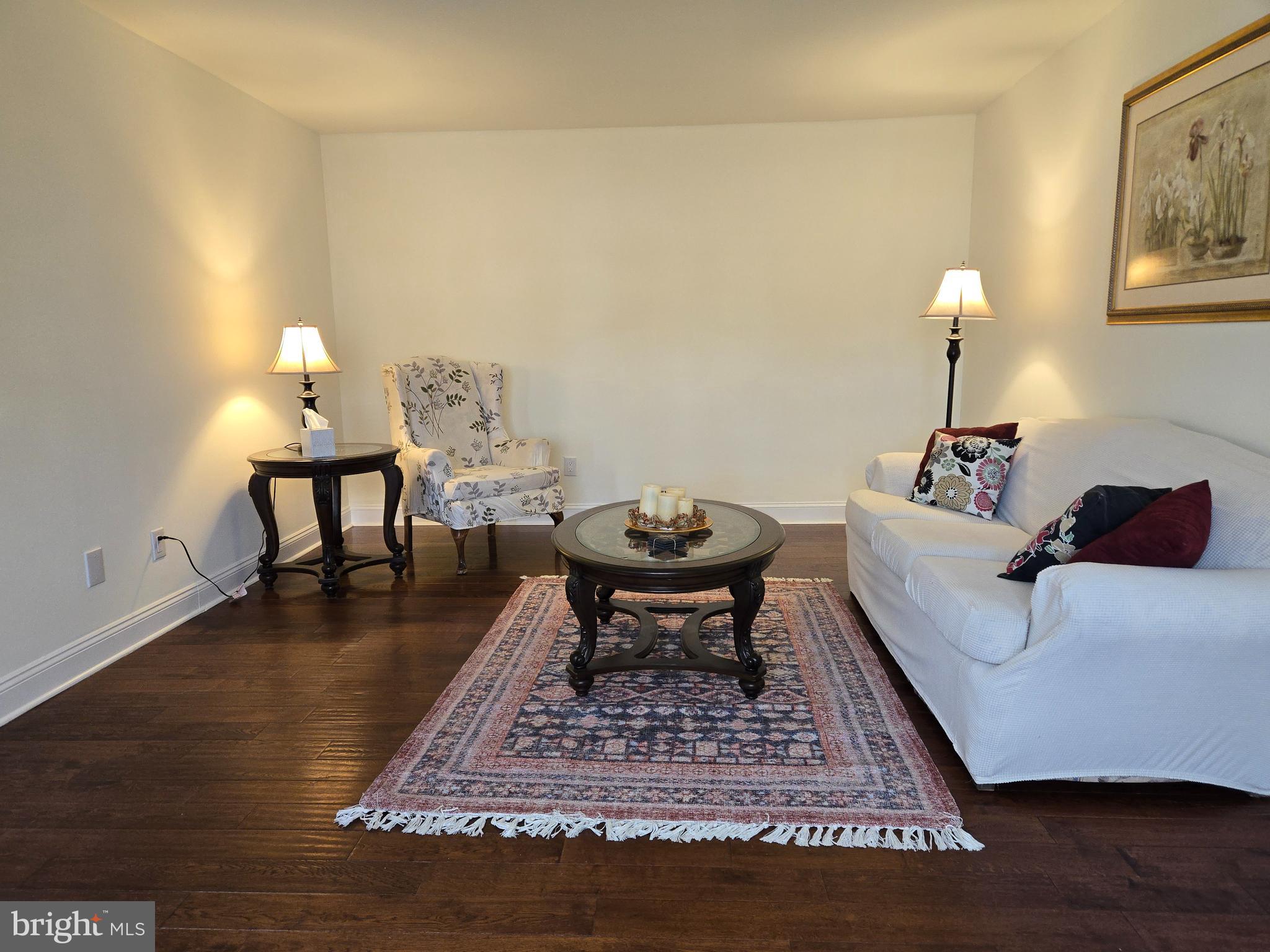 INTERNATIONAL VIL - Residential Lease